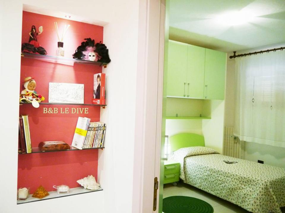 Single Room with Shared Bathroom photo 1
