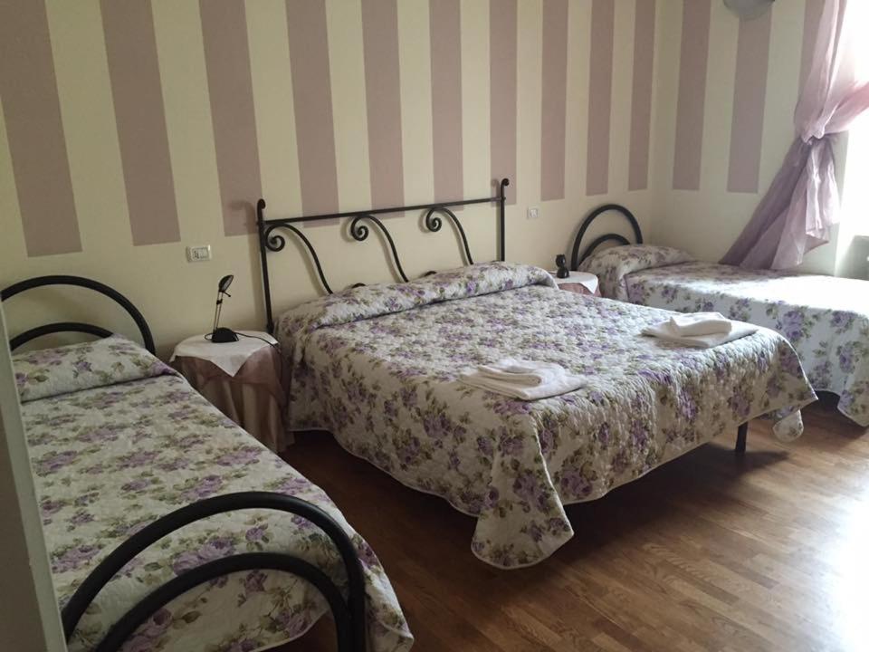 Quintuple Room with Shared Bathroom (5 Adults) photo 1