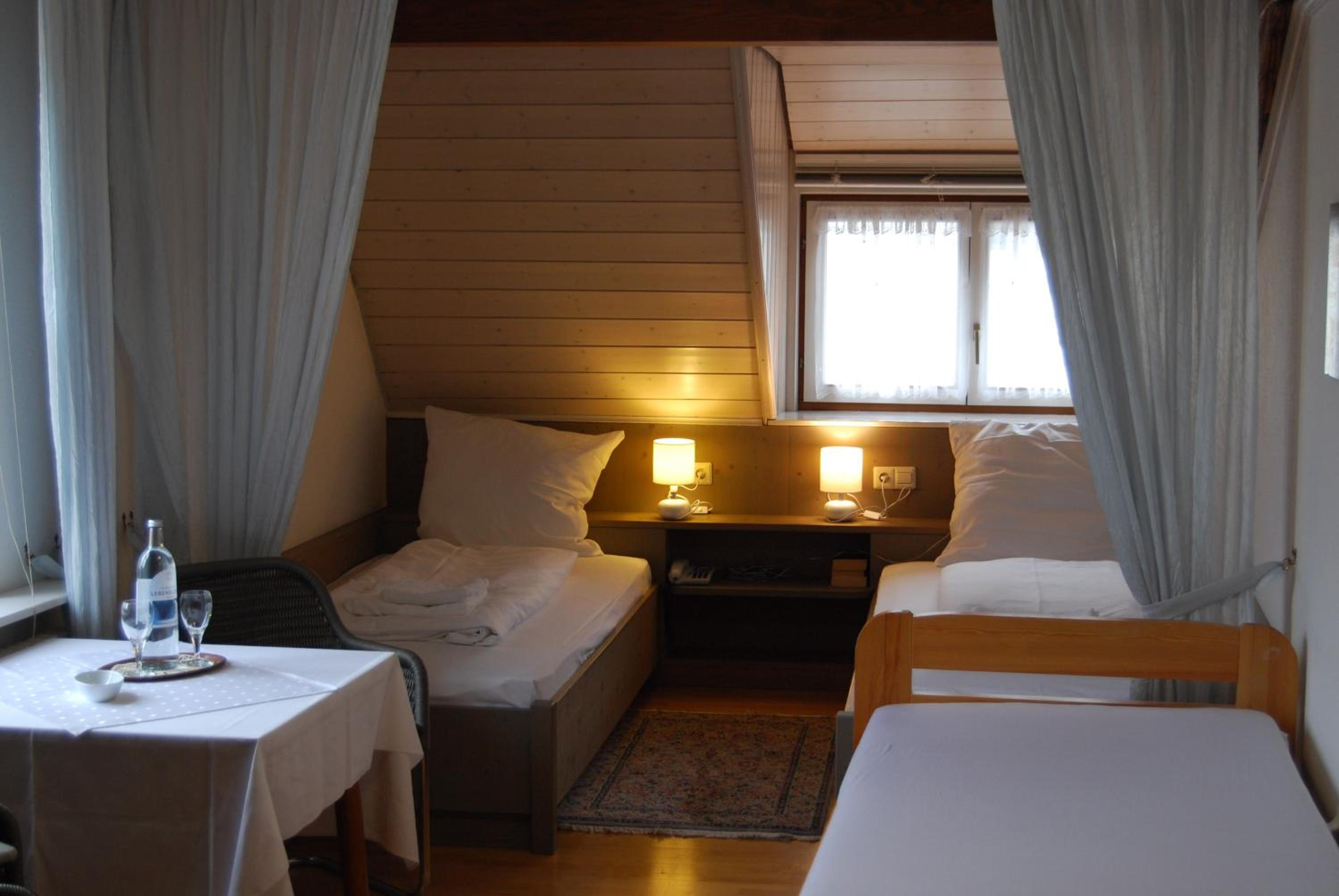 Triple Room with Private Bathroom - Photo 1