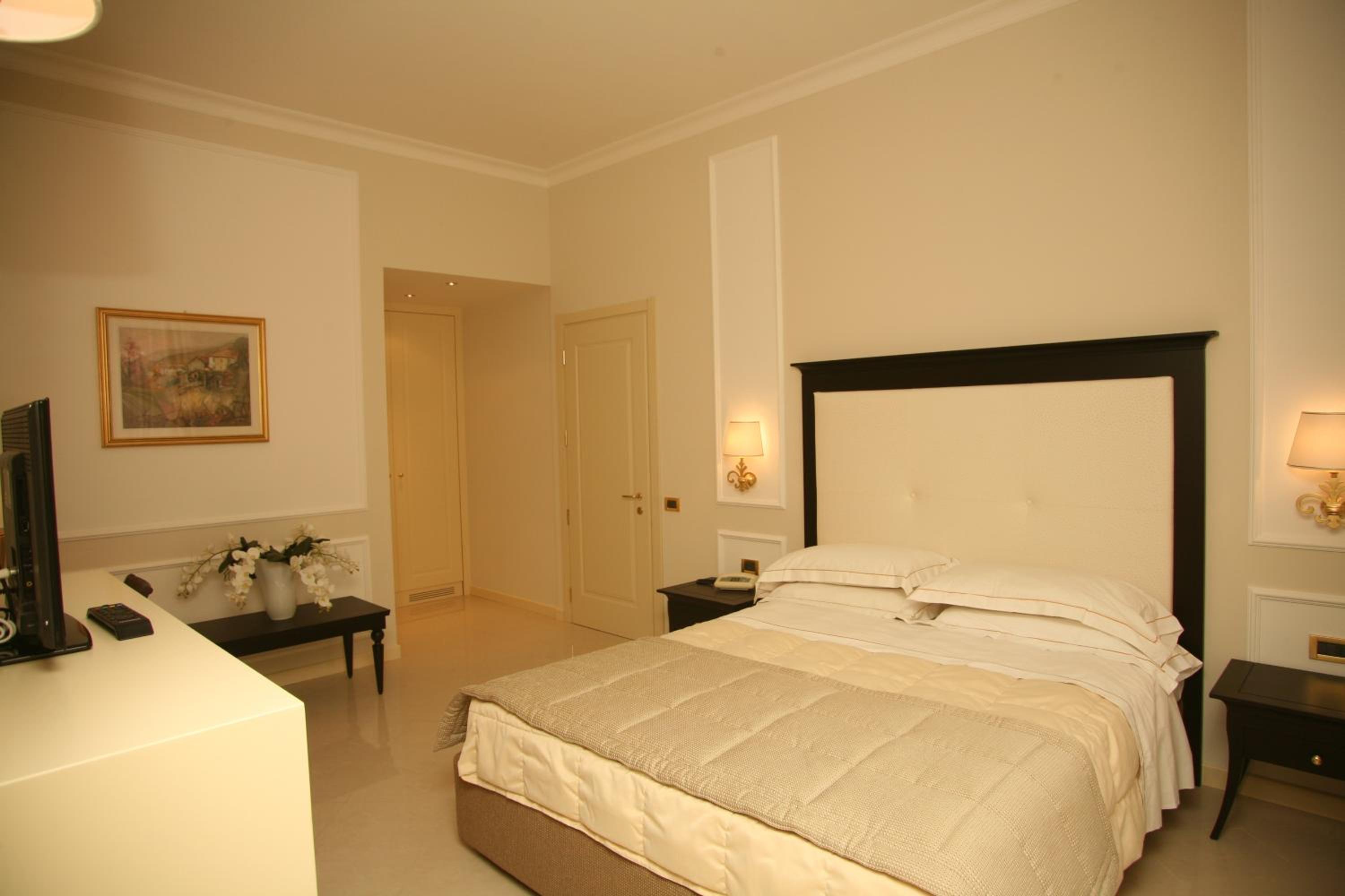 Standard Double Room - Photo 1