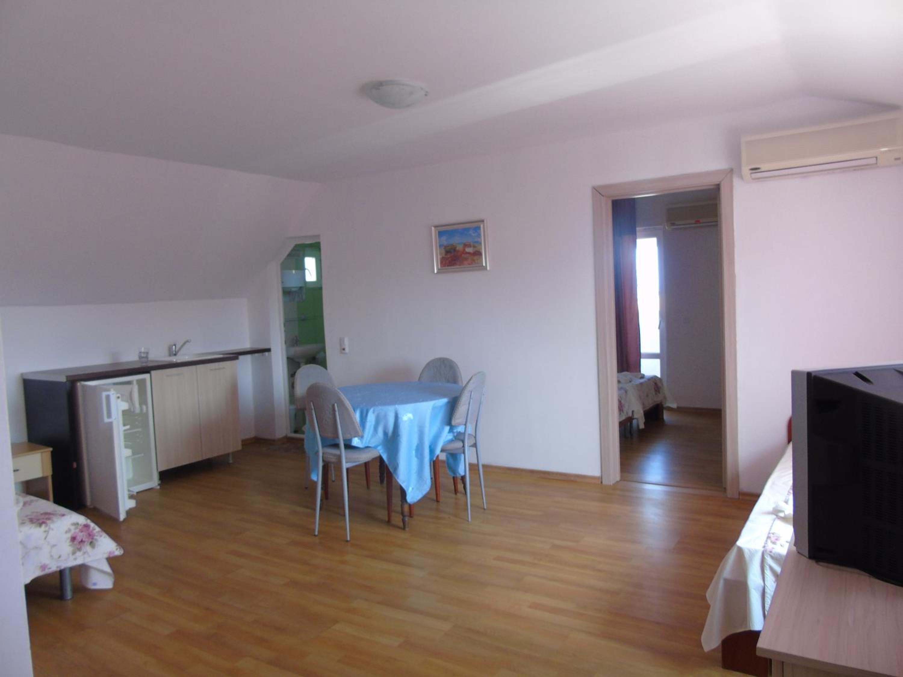 One-Bedroom Apartment with Sea View photo 2