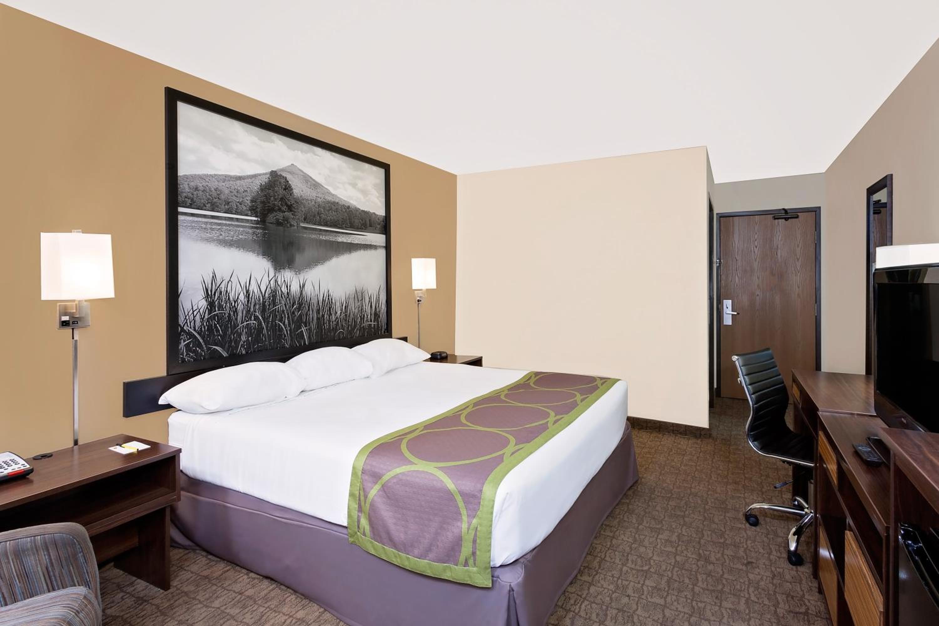 King Room - Non-Smoking - Photo 1