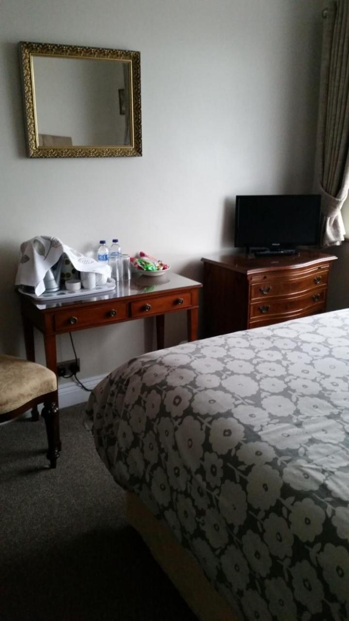 Double Room with Shared Bathroom photo 2
