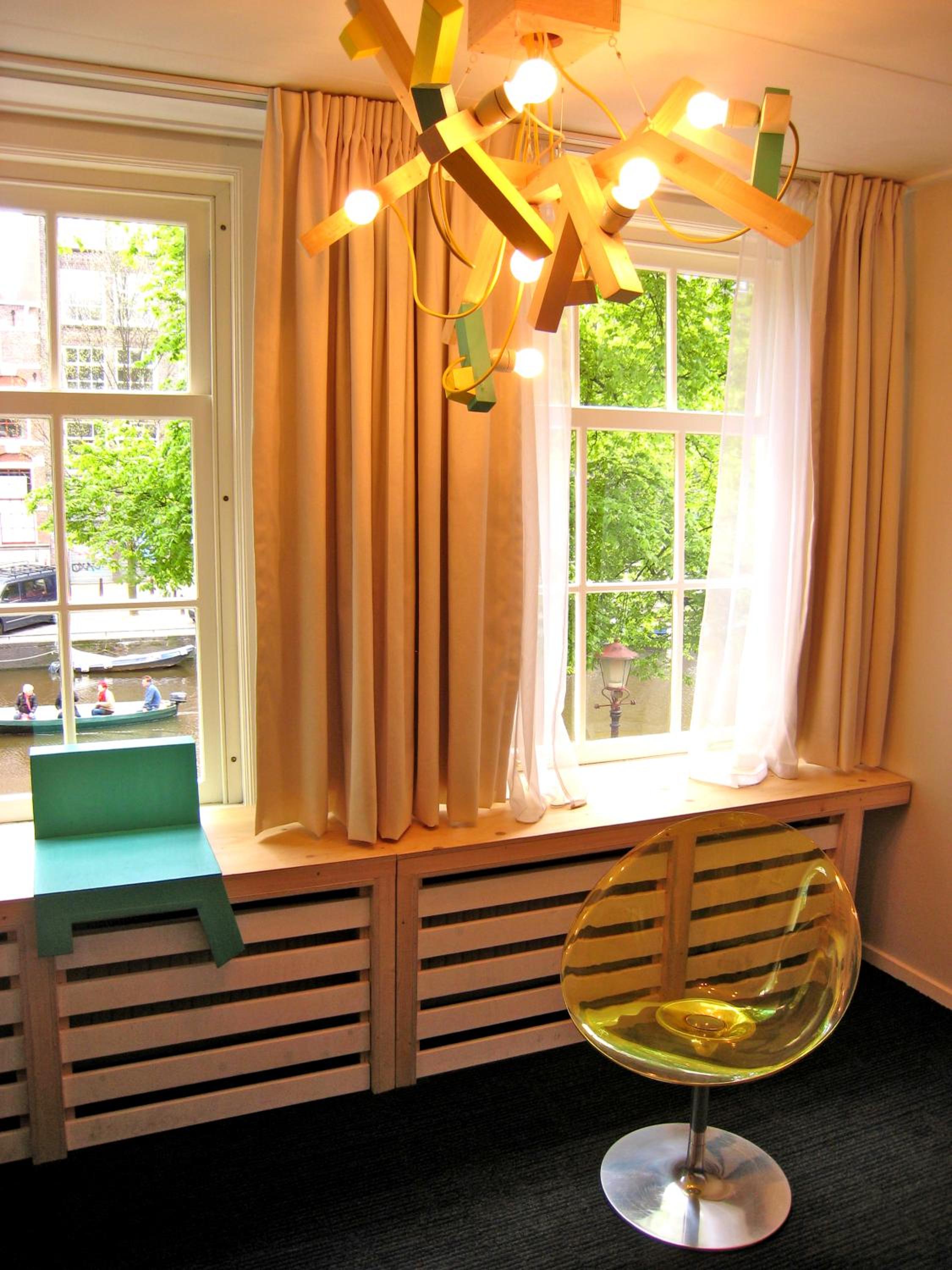 Spacious King Room with Canal View photo 3