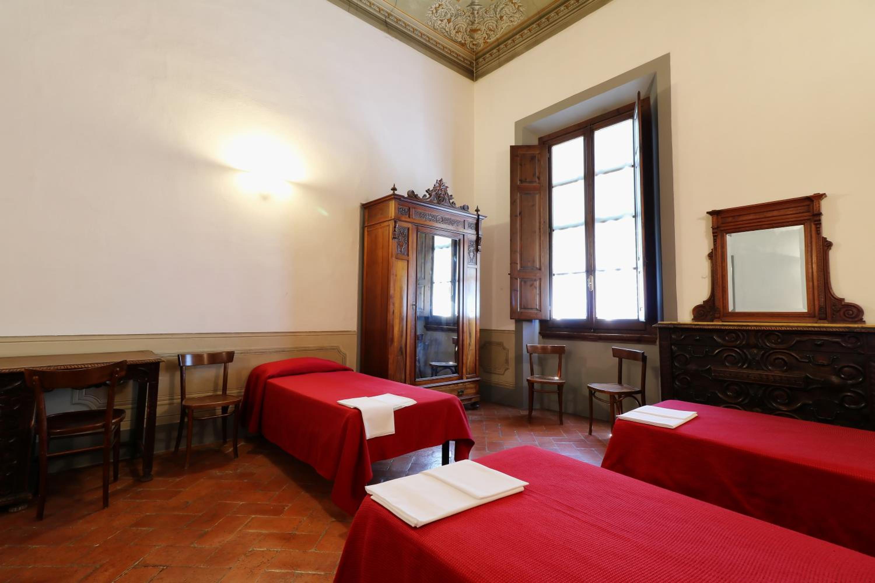 Quintuple Room