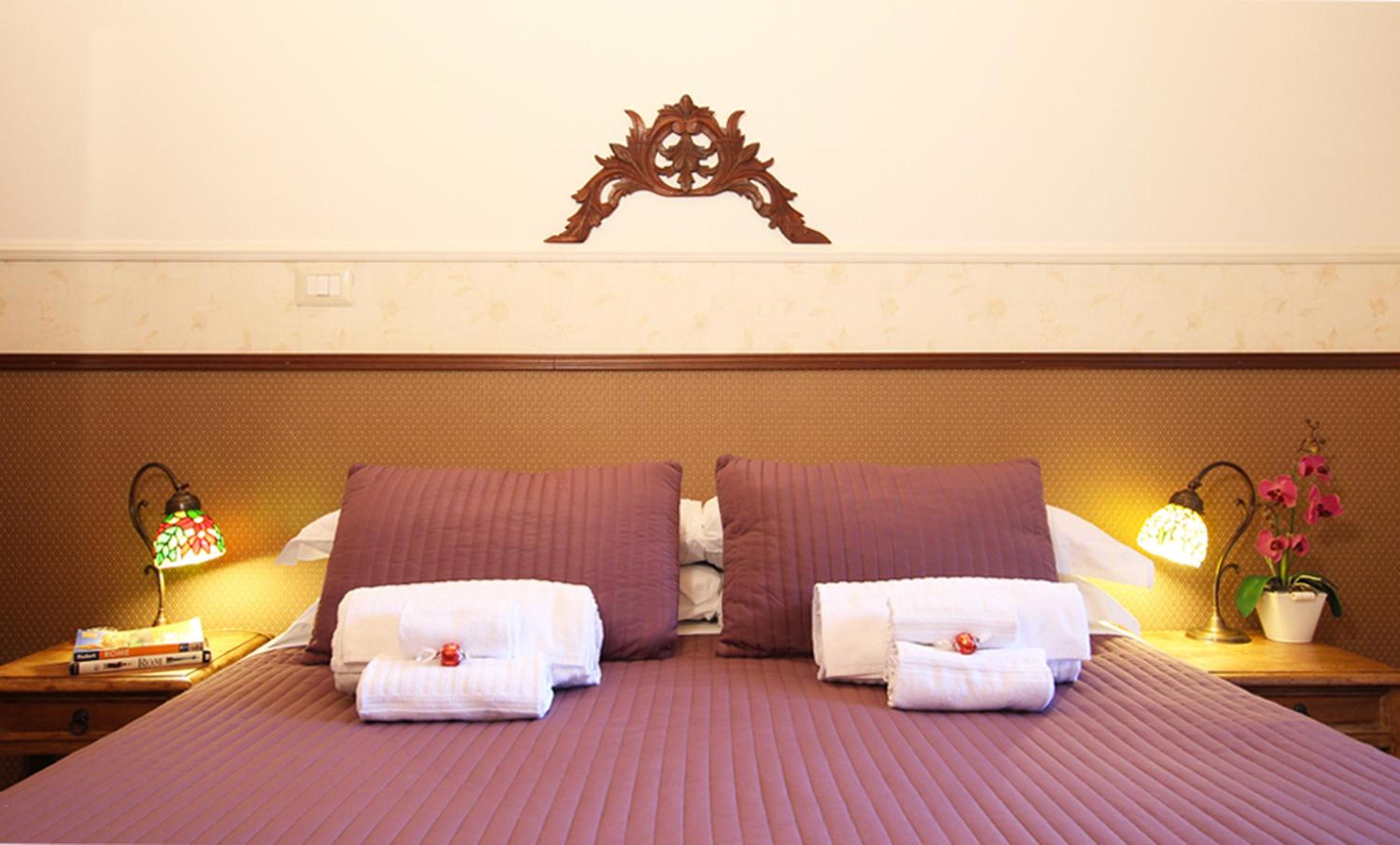 Double Room with Private Bathroom photo 3