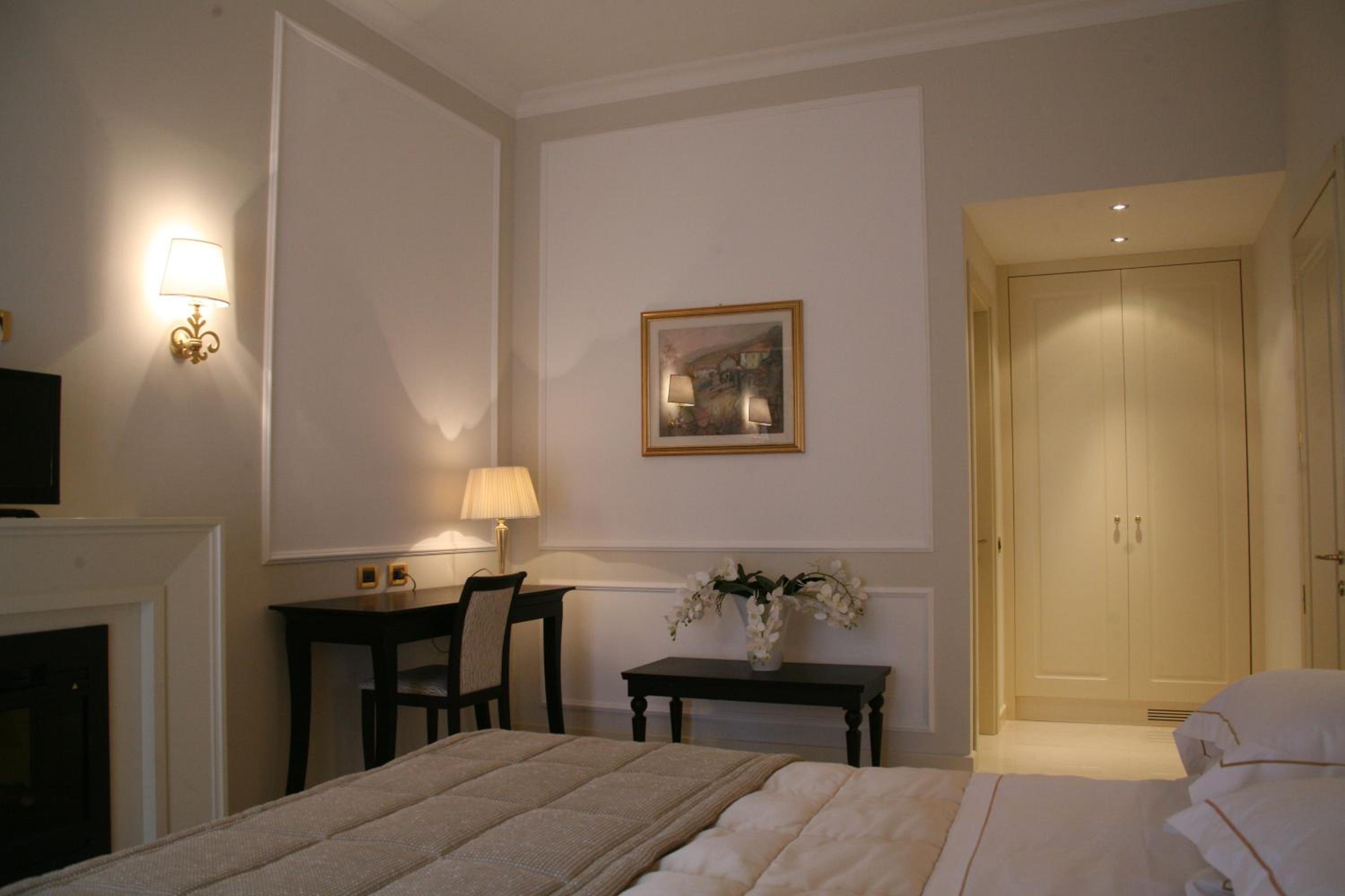 Standard Double Room - Photo 2