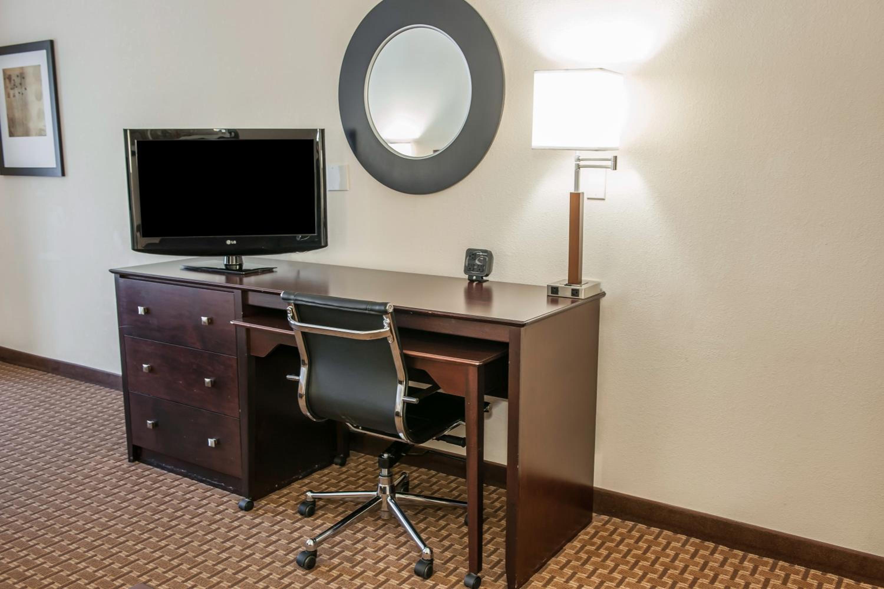 King Suite - Photo 1