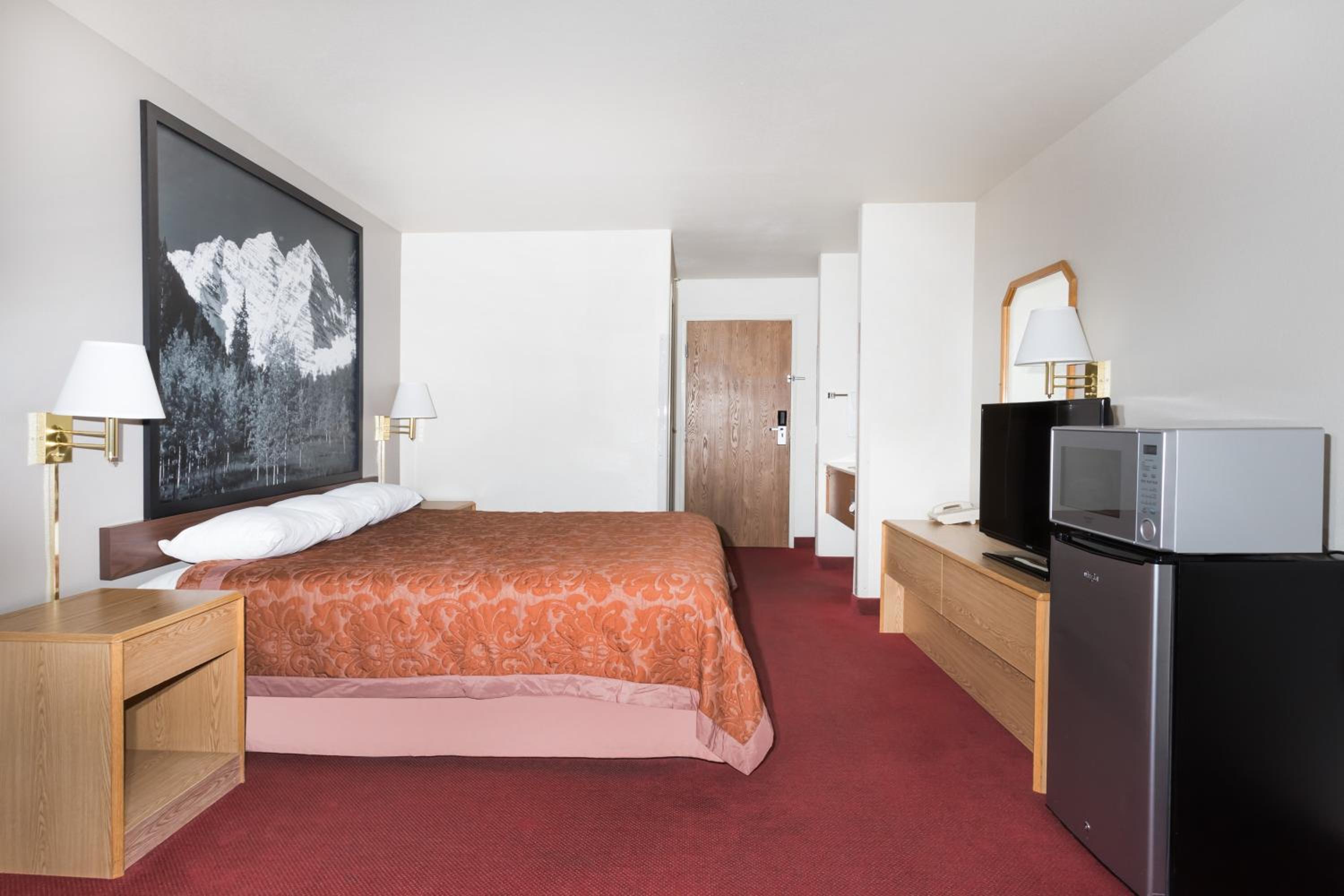 King Room - Non-Smoking - Photo 4