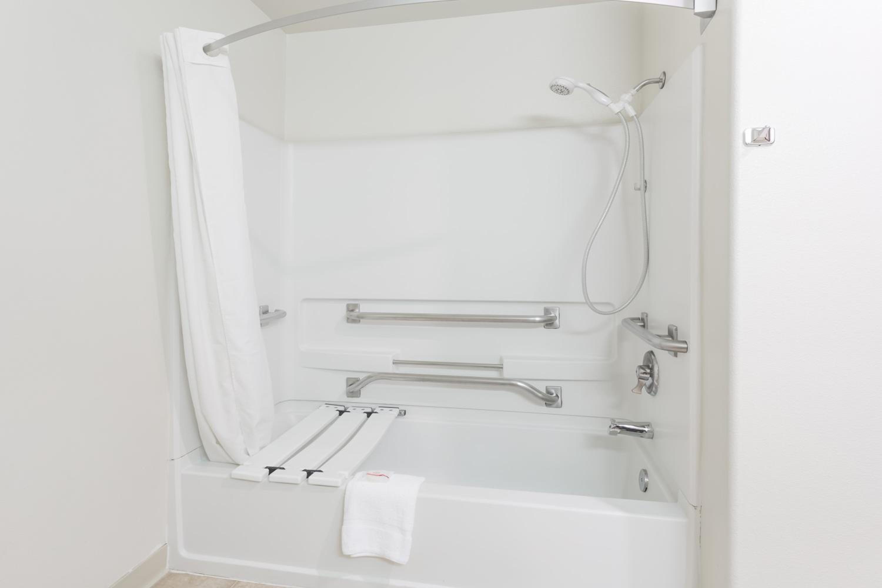 King Room - Disability Access - Non-Smoking - Photo 3