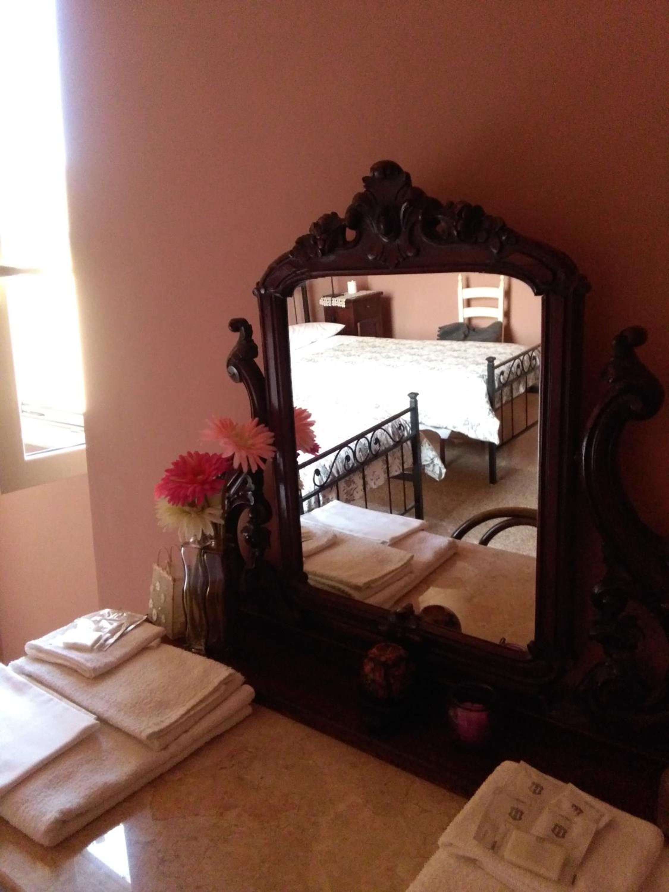 Double or Twin Room - Photo 9