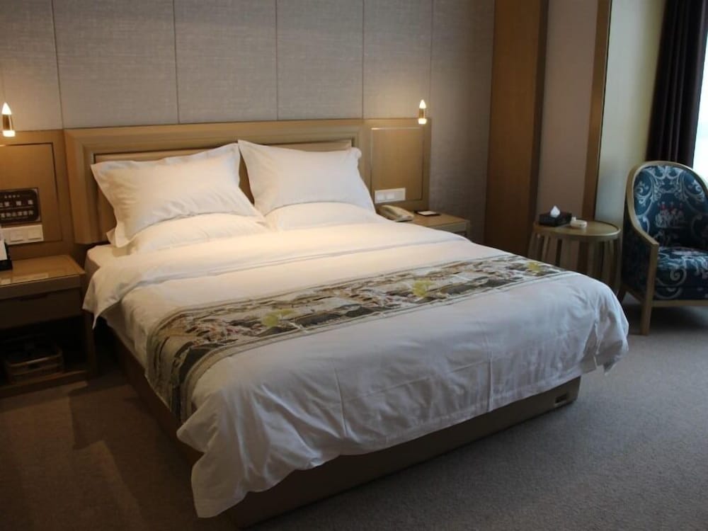Deluxe King Room photo 1