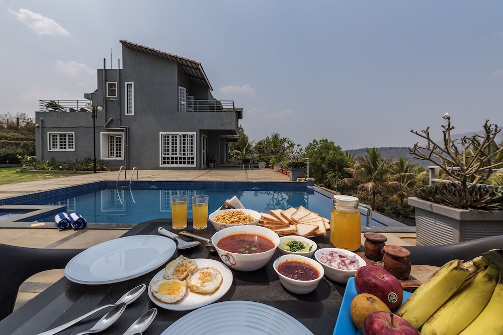 Villa photo 1