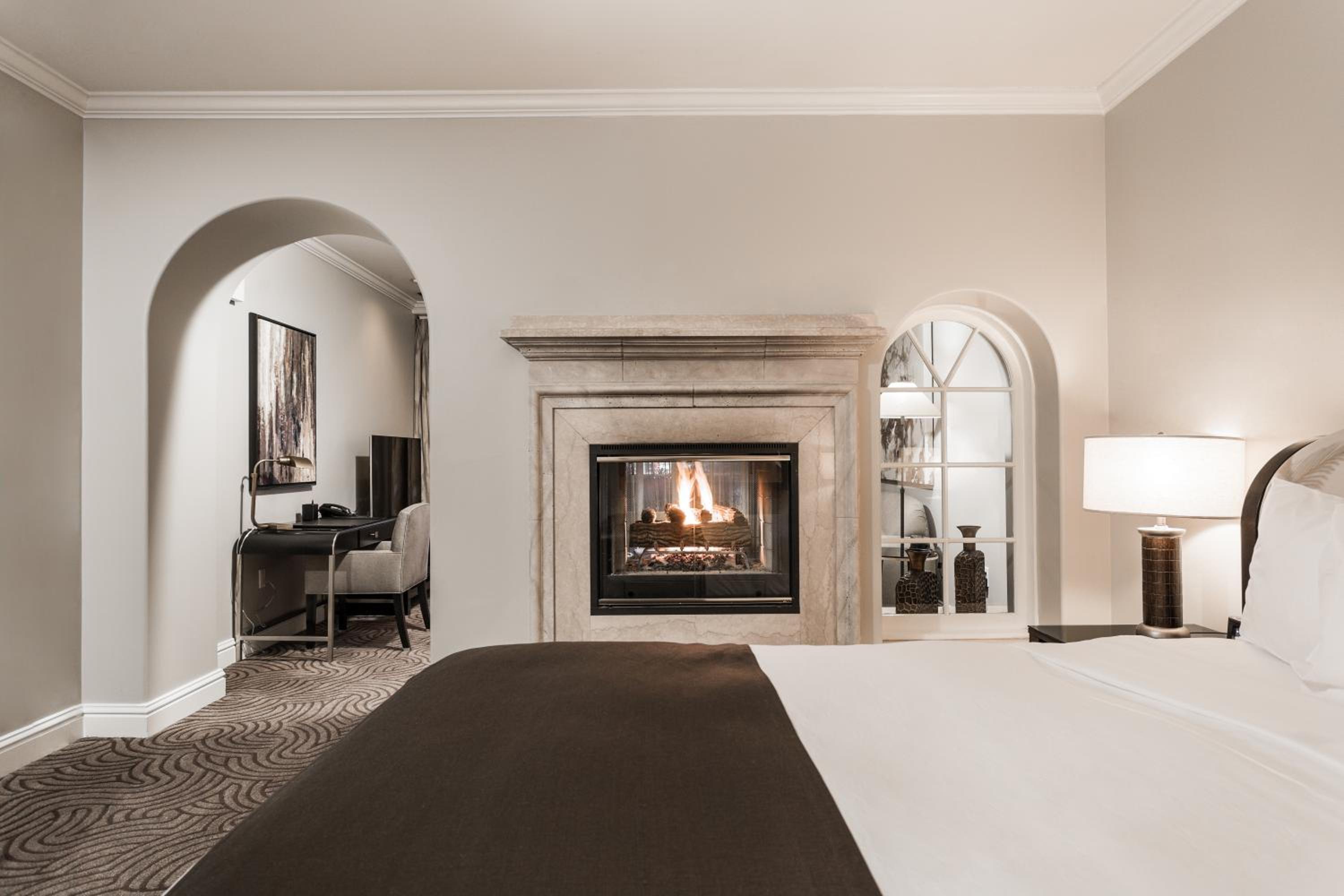 Superior King Suite - Photo 1