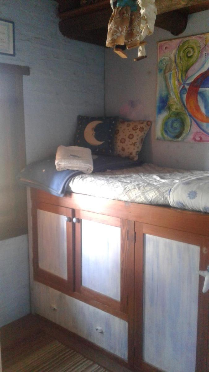 Standard Single Room with Shared Bathroom photo 3