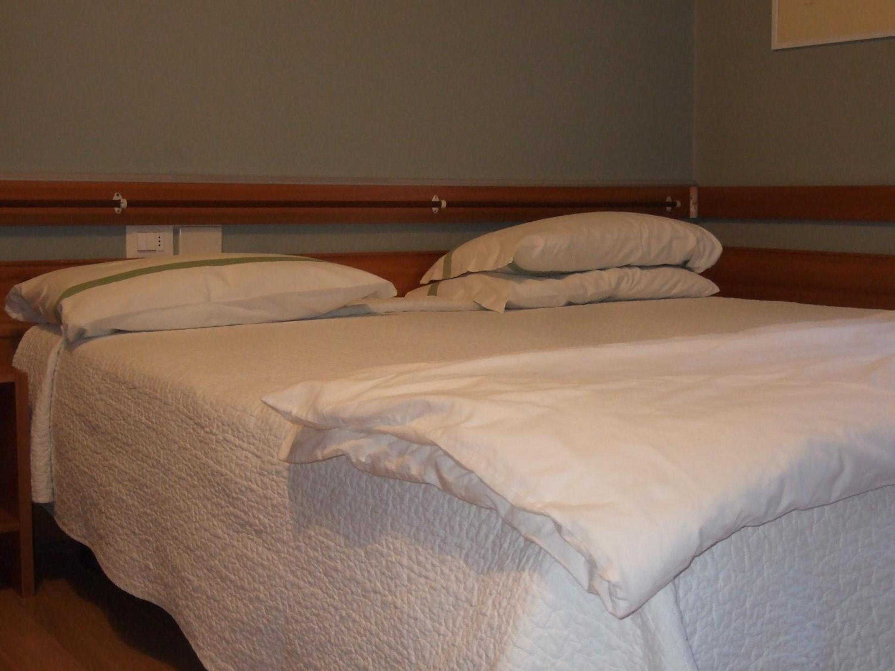 Double or Twin Room photo 2