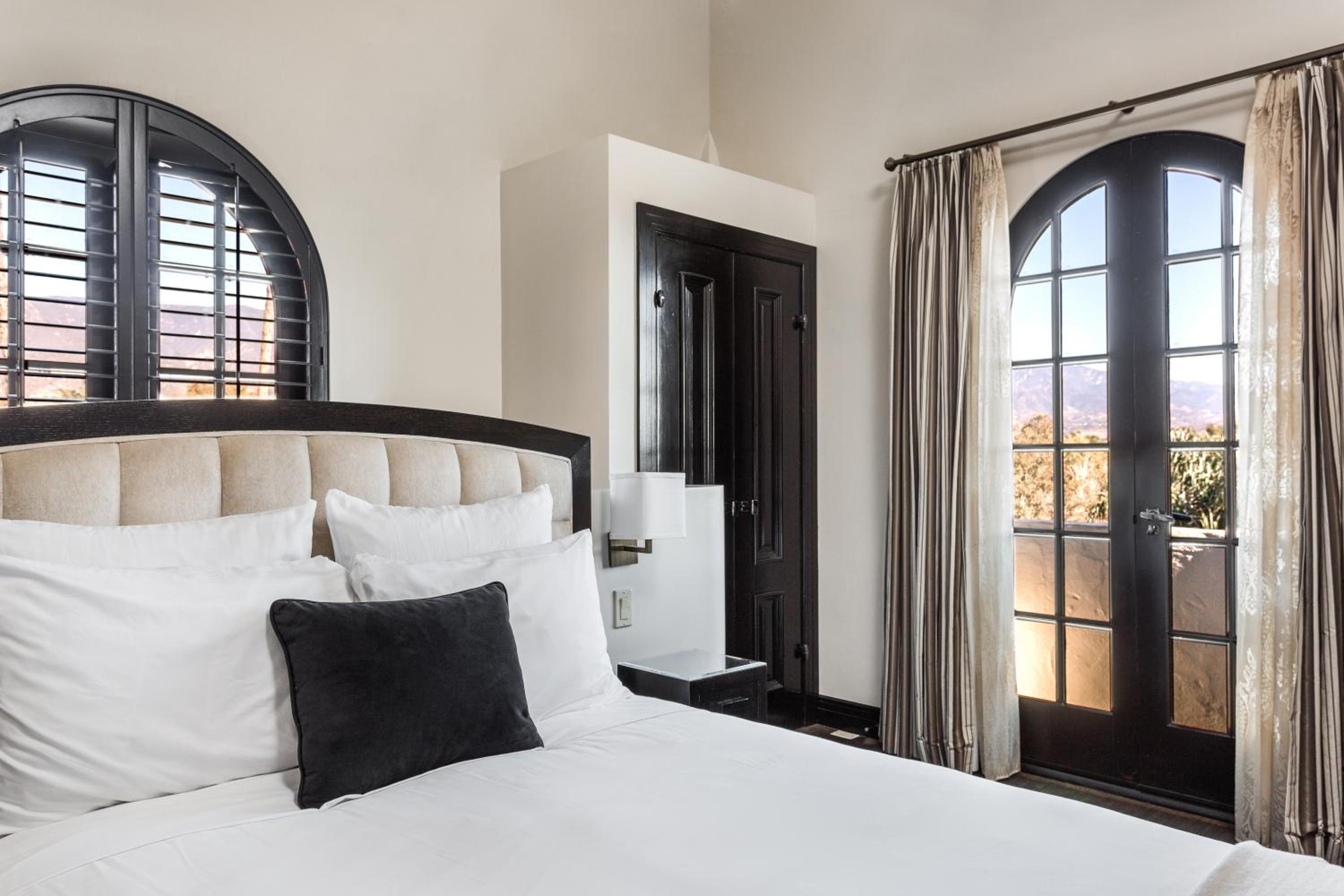 Tower Suite - Photo 2