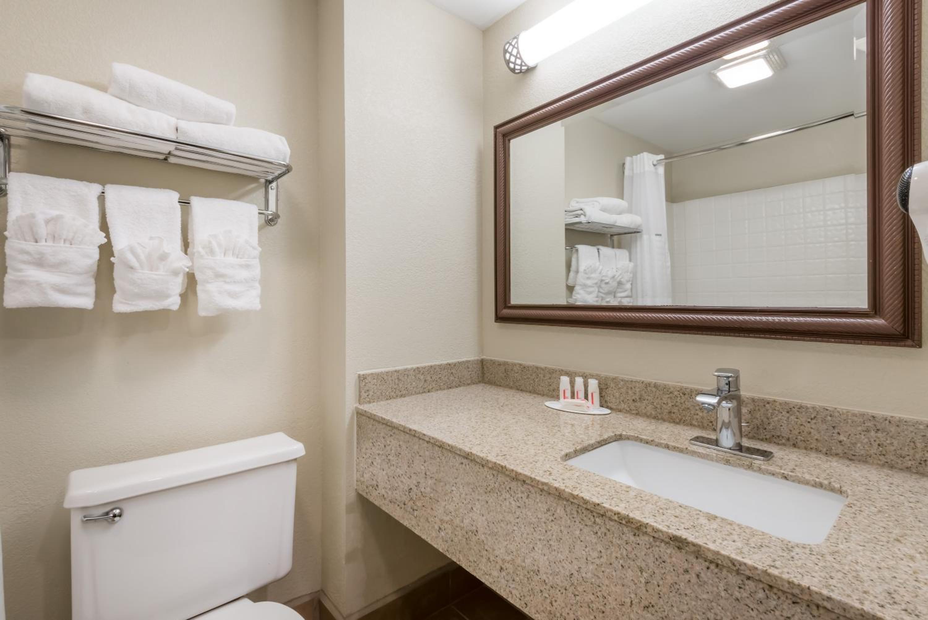 King Room - Non-Smoking - Photo 3