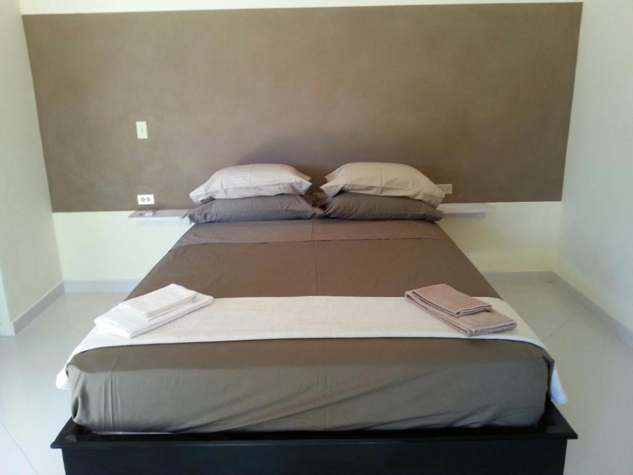 Deluxe King Room photo 3