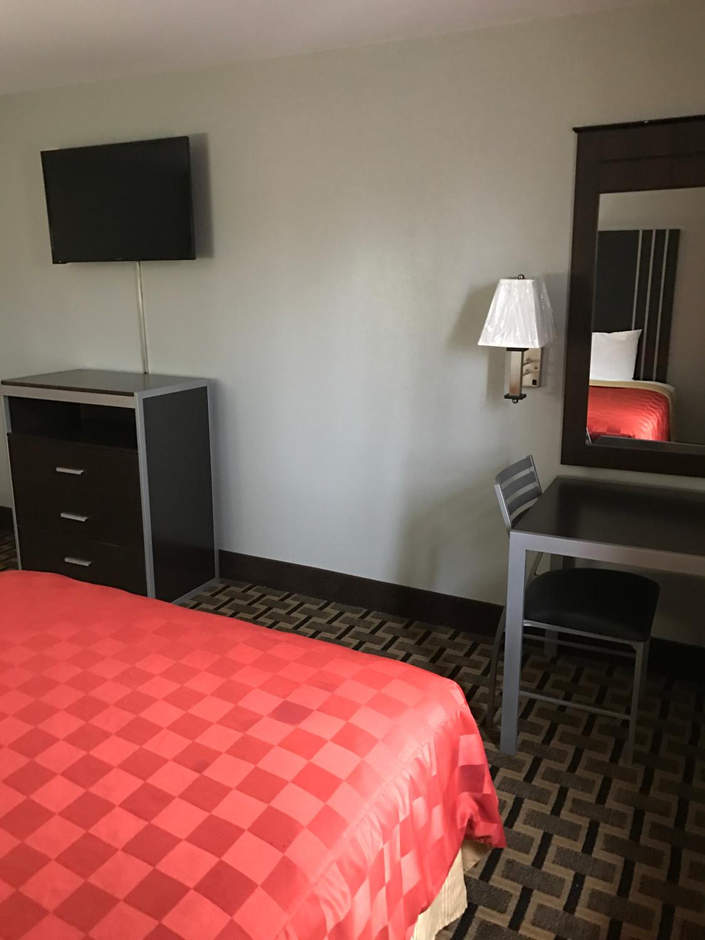 Standard Queen Room - Photo 10