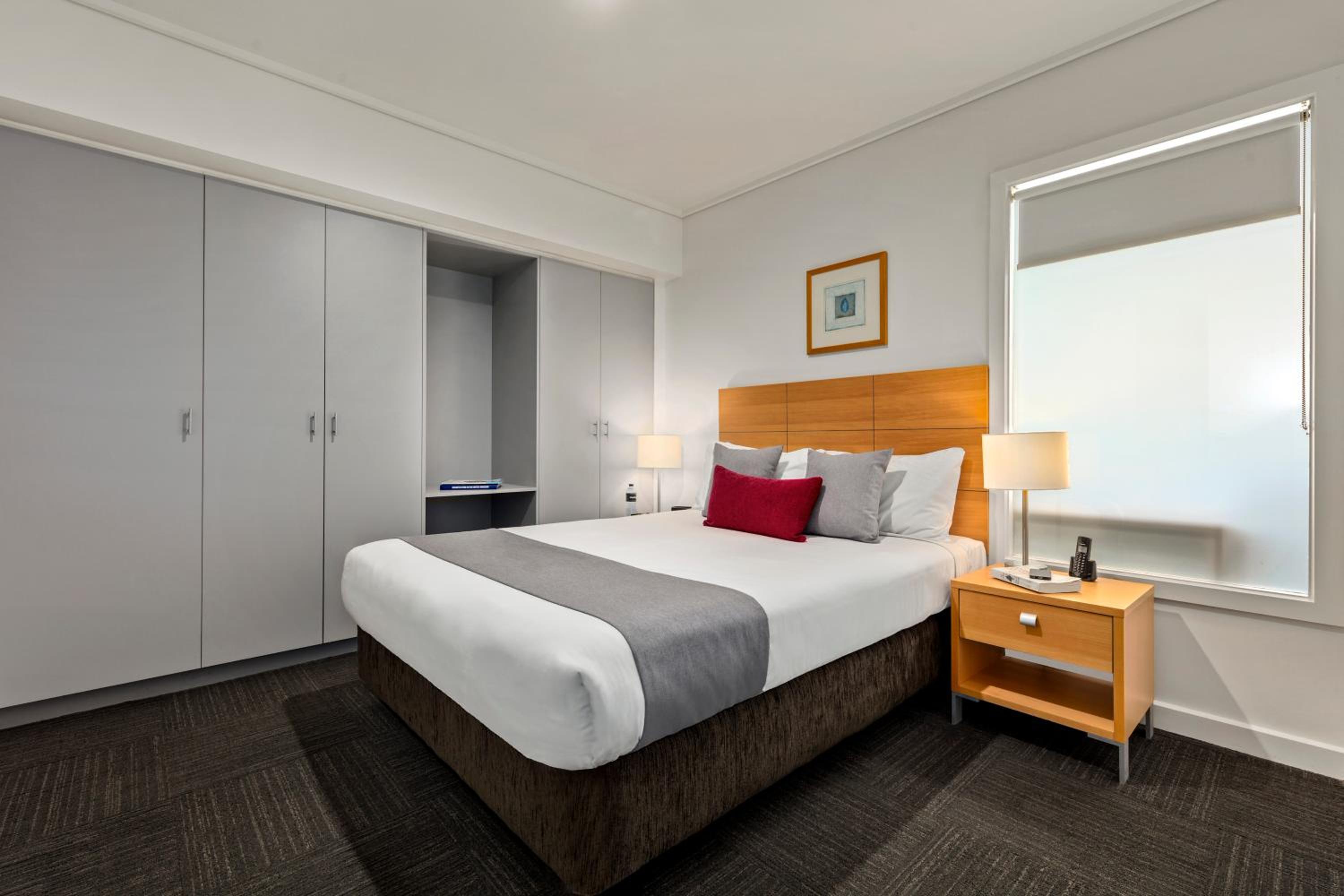 One-Bedroom Apartment - Photo 3