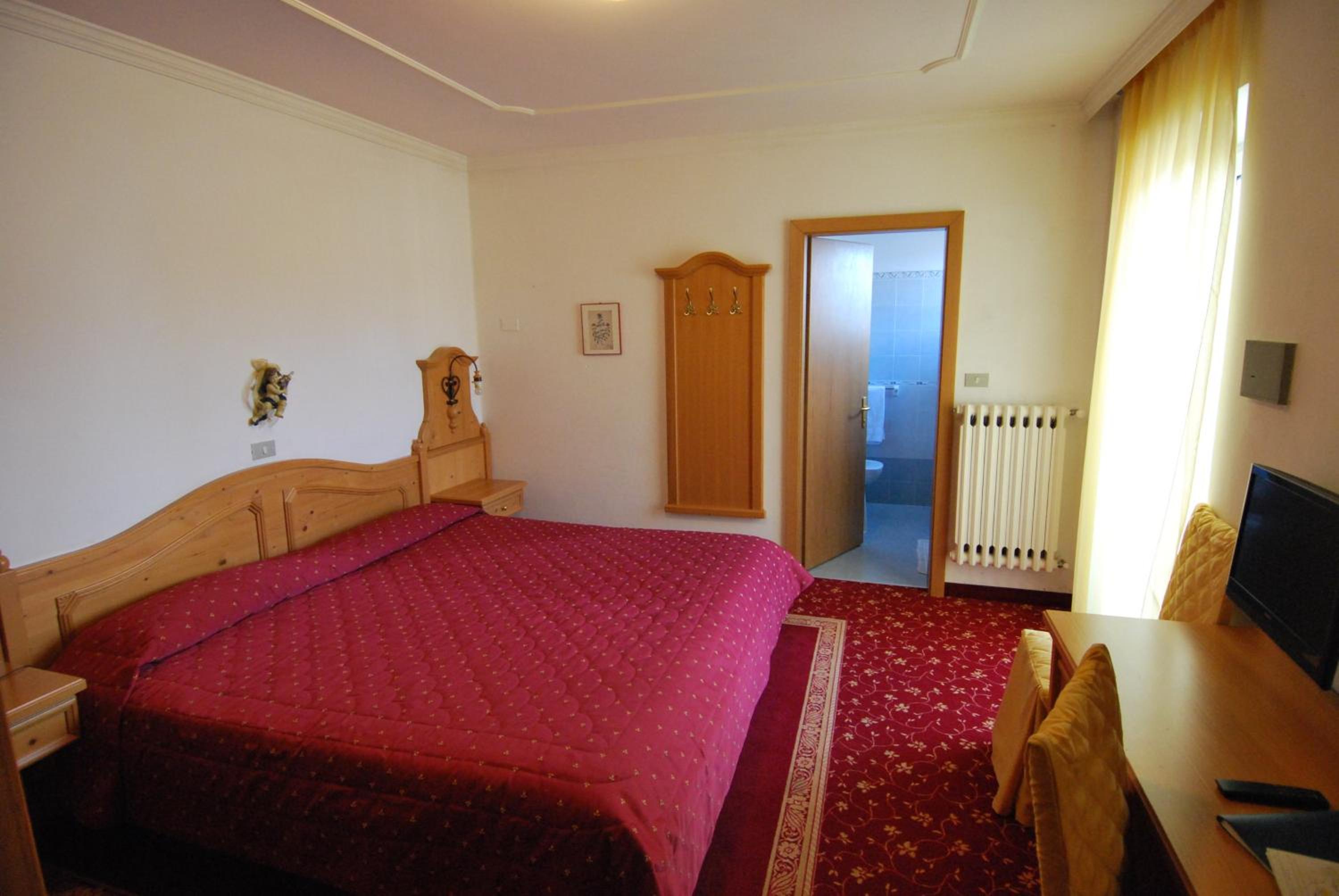 Standard Double or Twin Room with Balcony photo 2