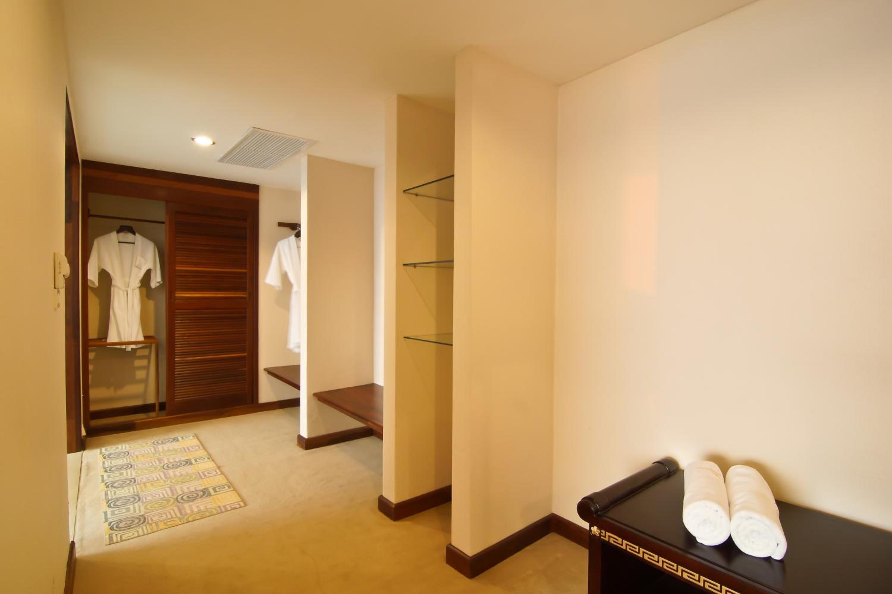 Executive Suite with River View photo 2