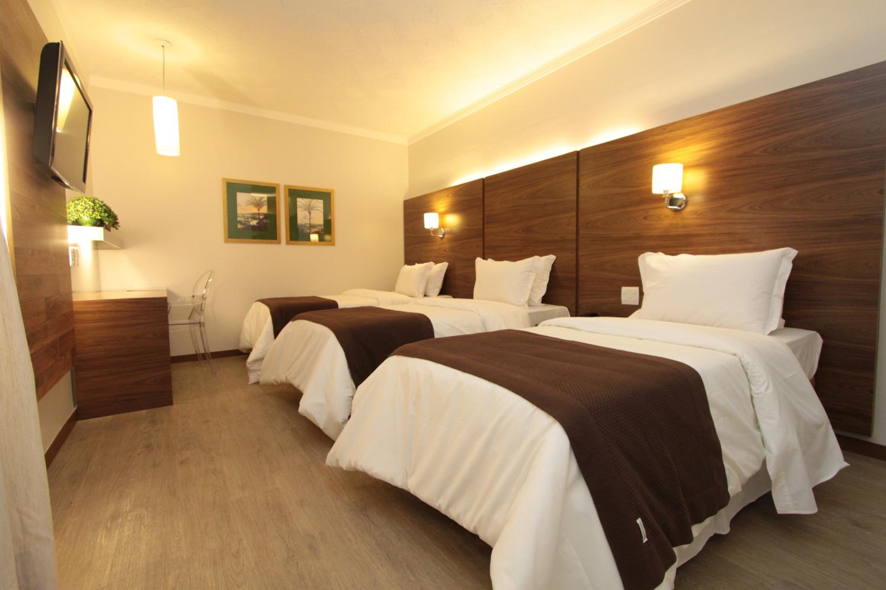 Deluxe Triple Room photo 3