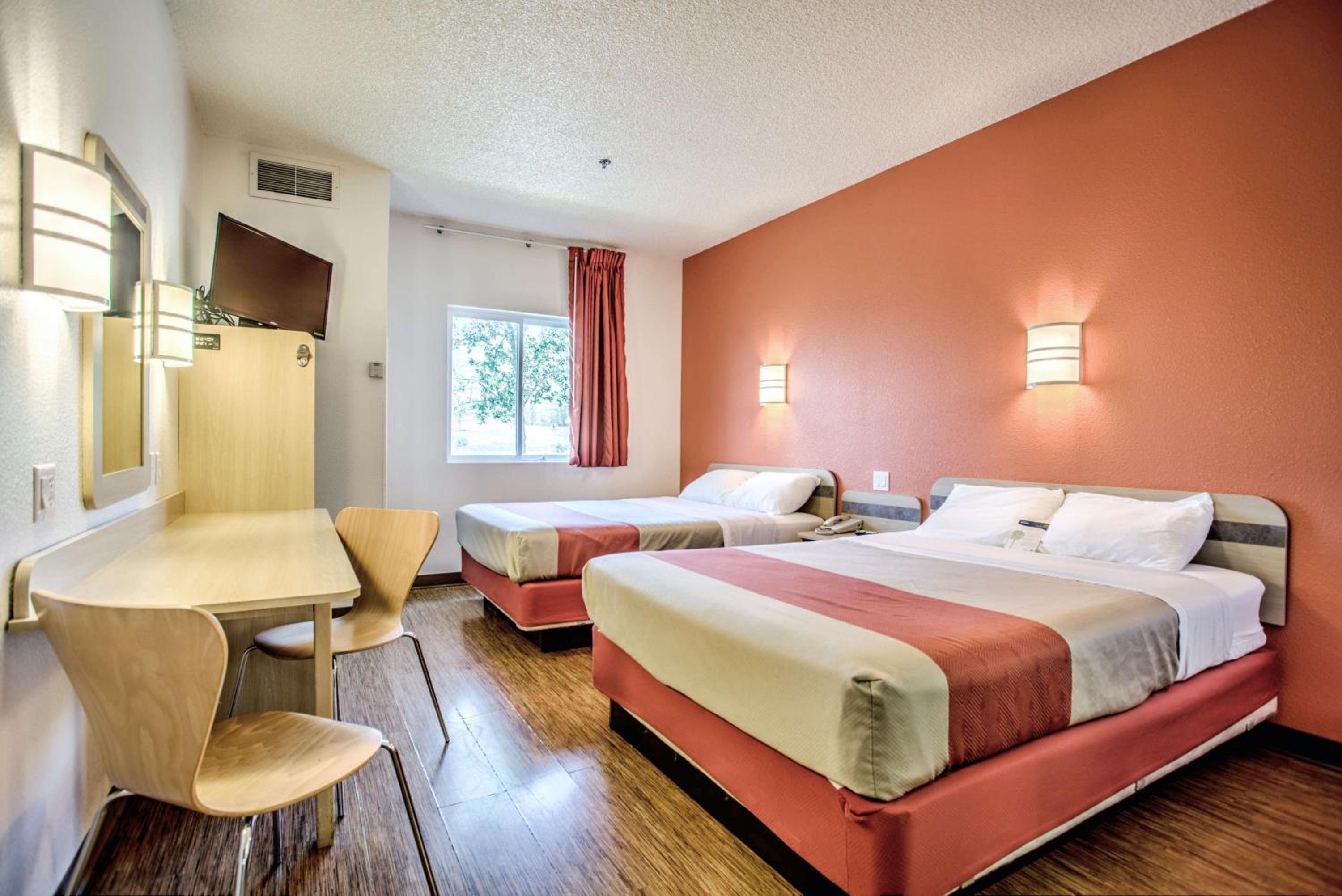 2 Queen Beds | Non-Smoking, Mini Fridge - Photo 7