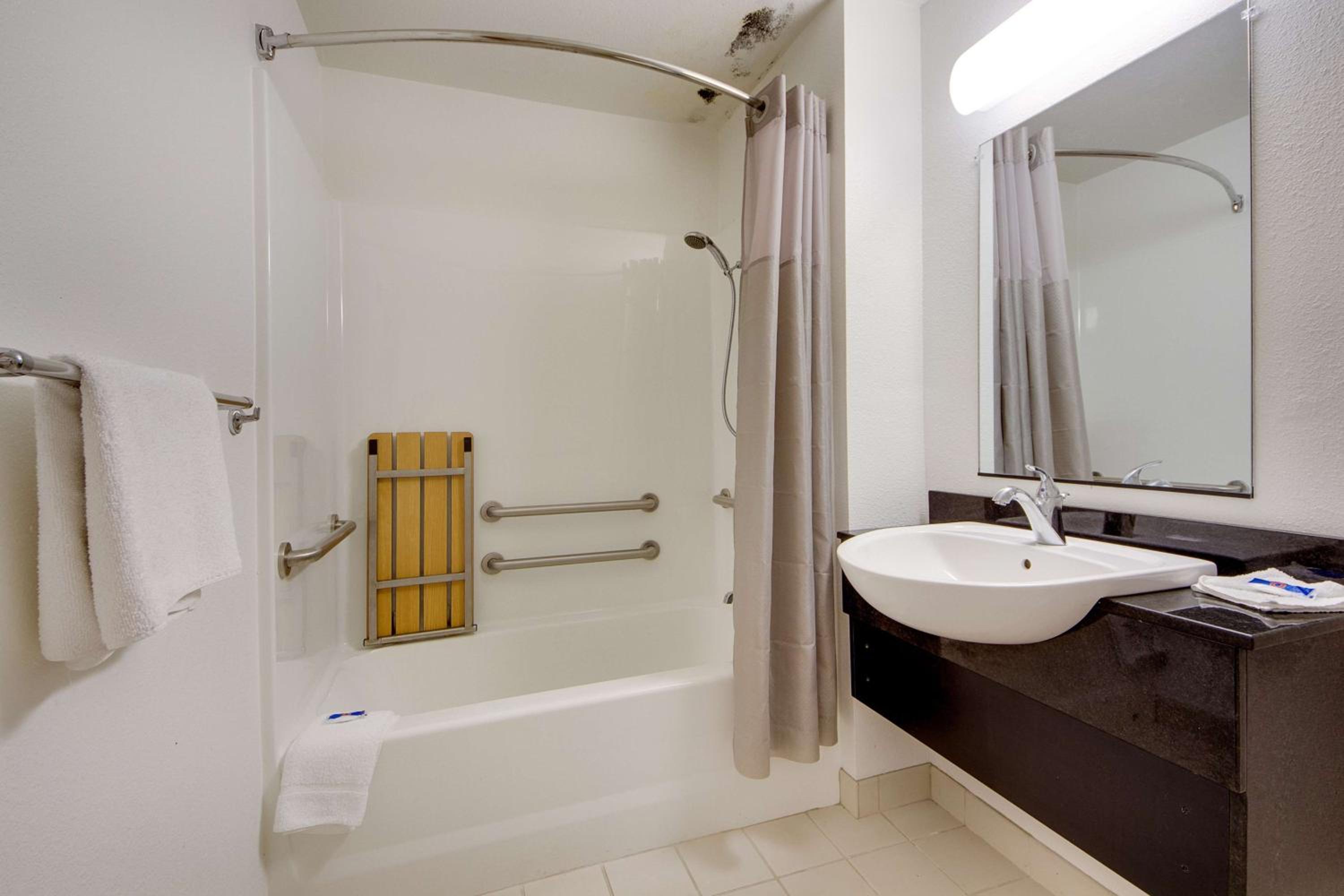 Avera Suites, Photo 3