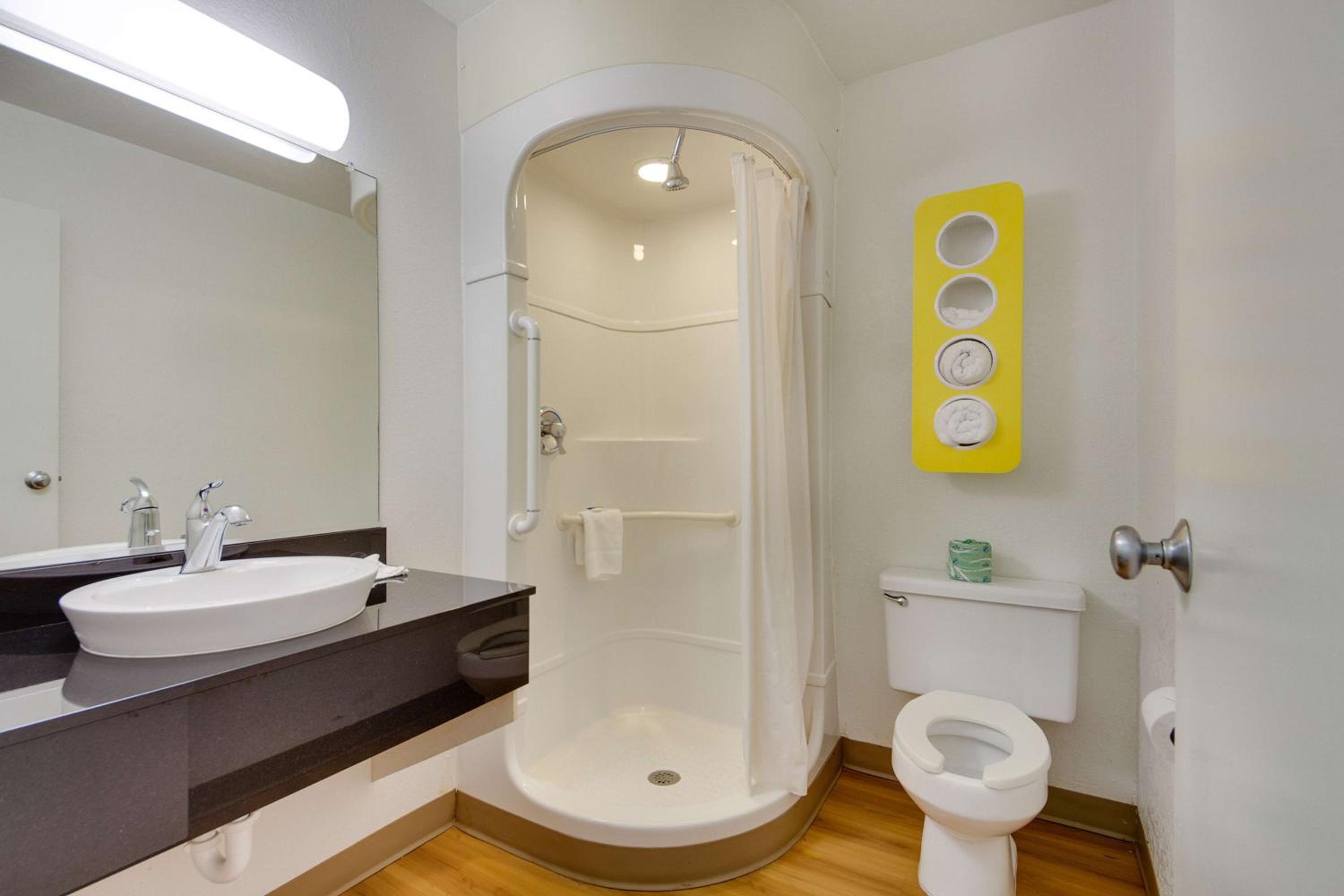 Avera Suites, Photo 7