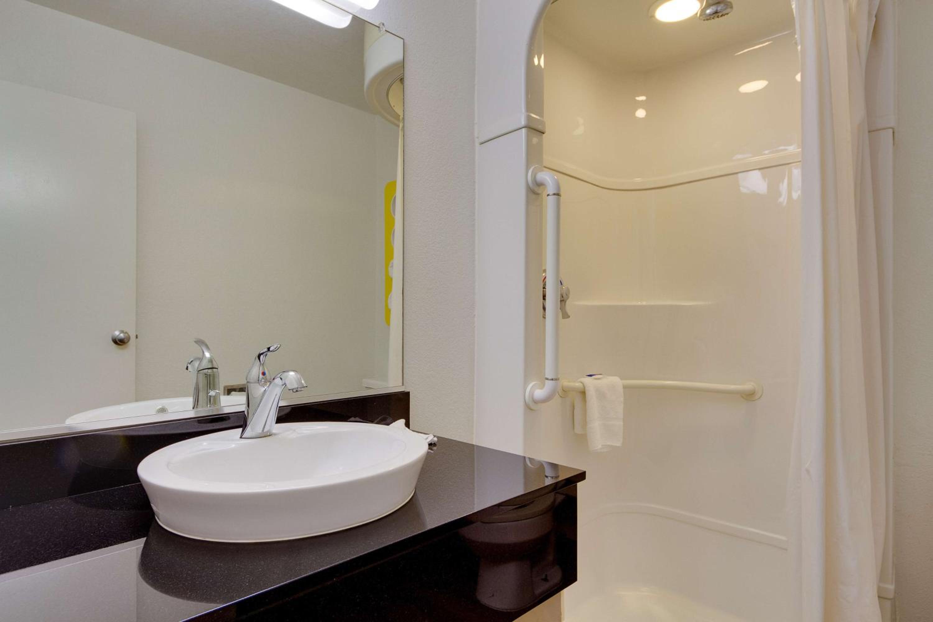 Avera Suites, Photo 6