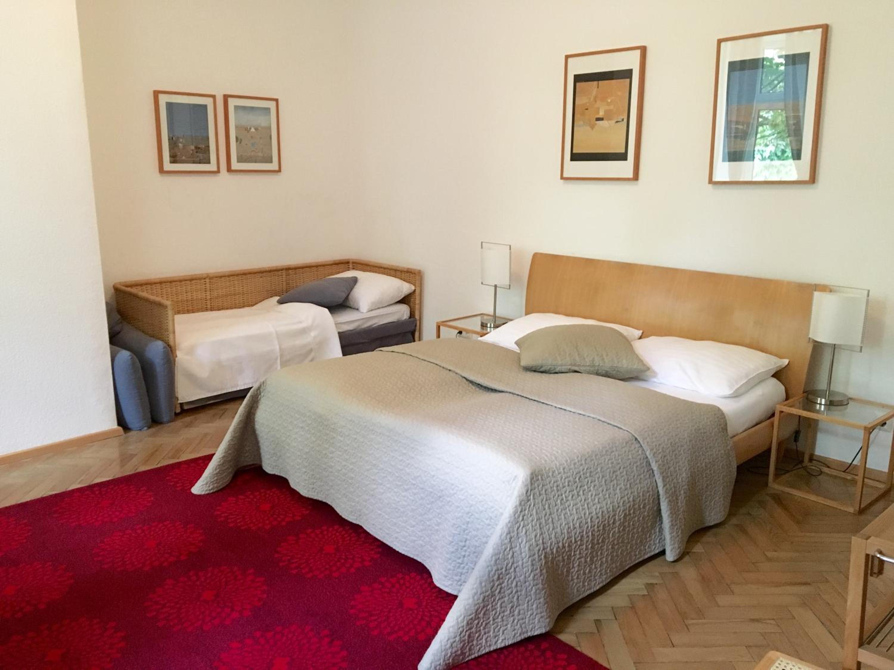 Family Room (2 Adults + 1 Child)