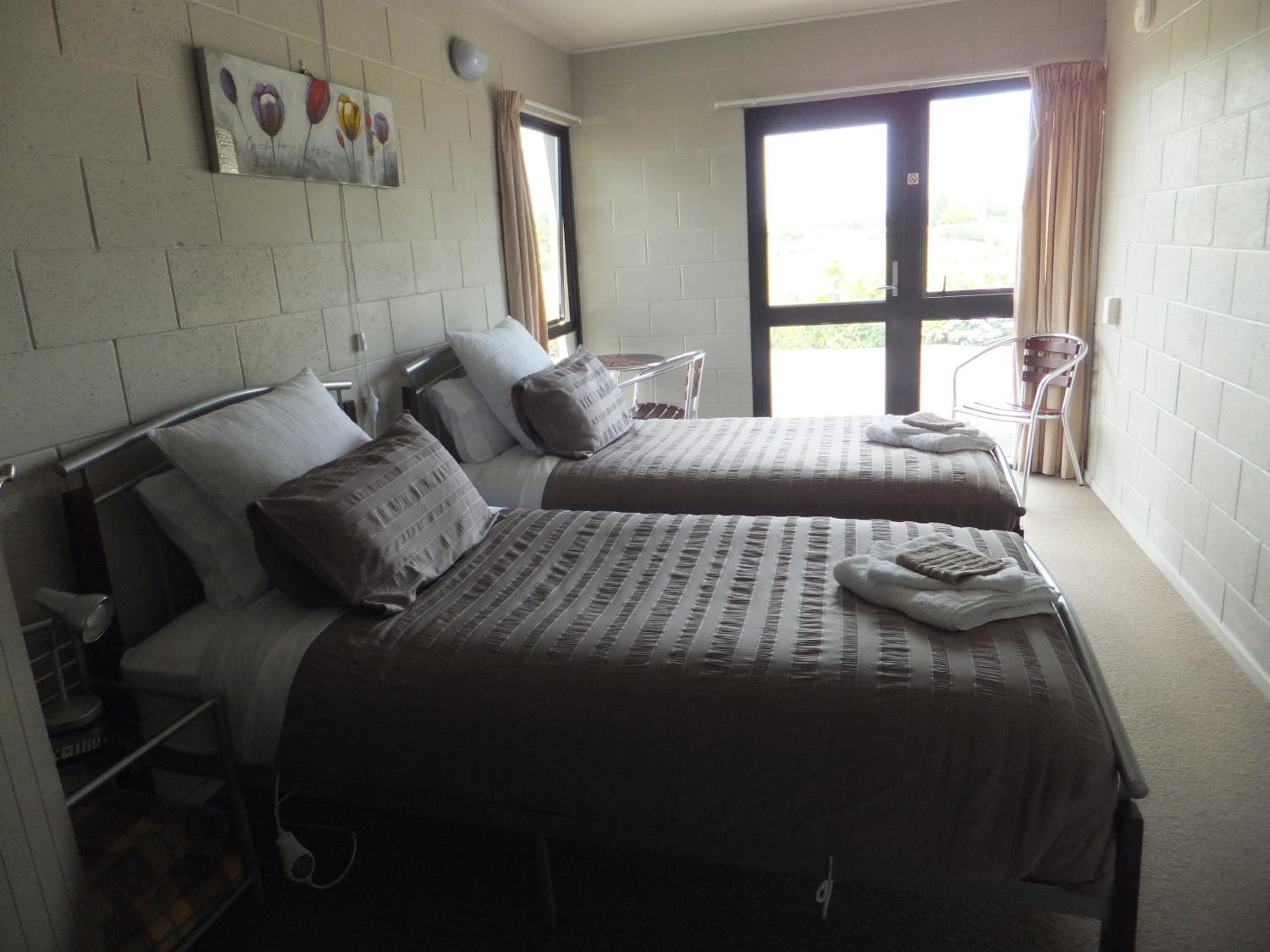 Twin Room - Photo 2