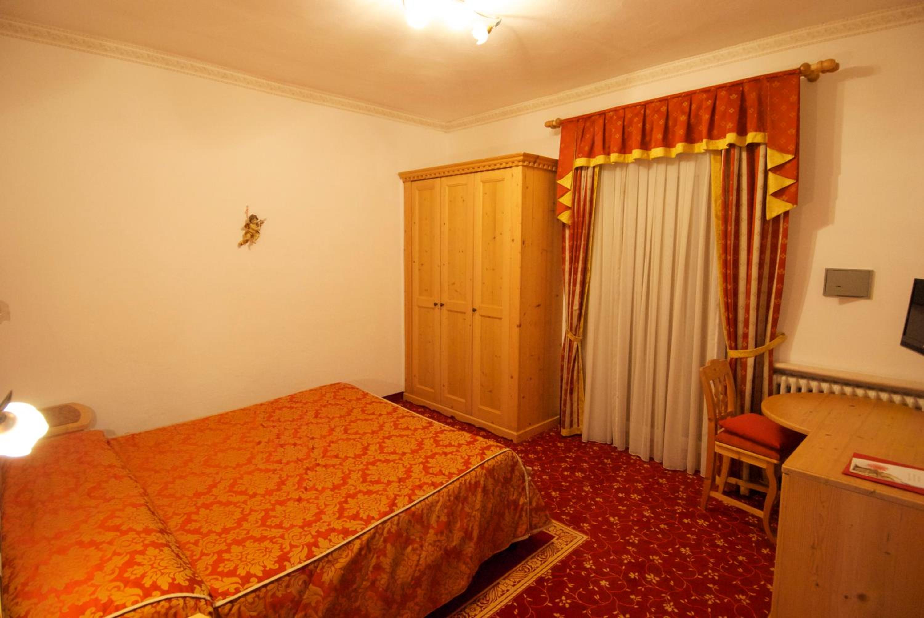 Standard Double or Twin Room with Balcony photo 3