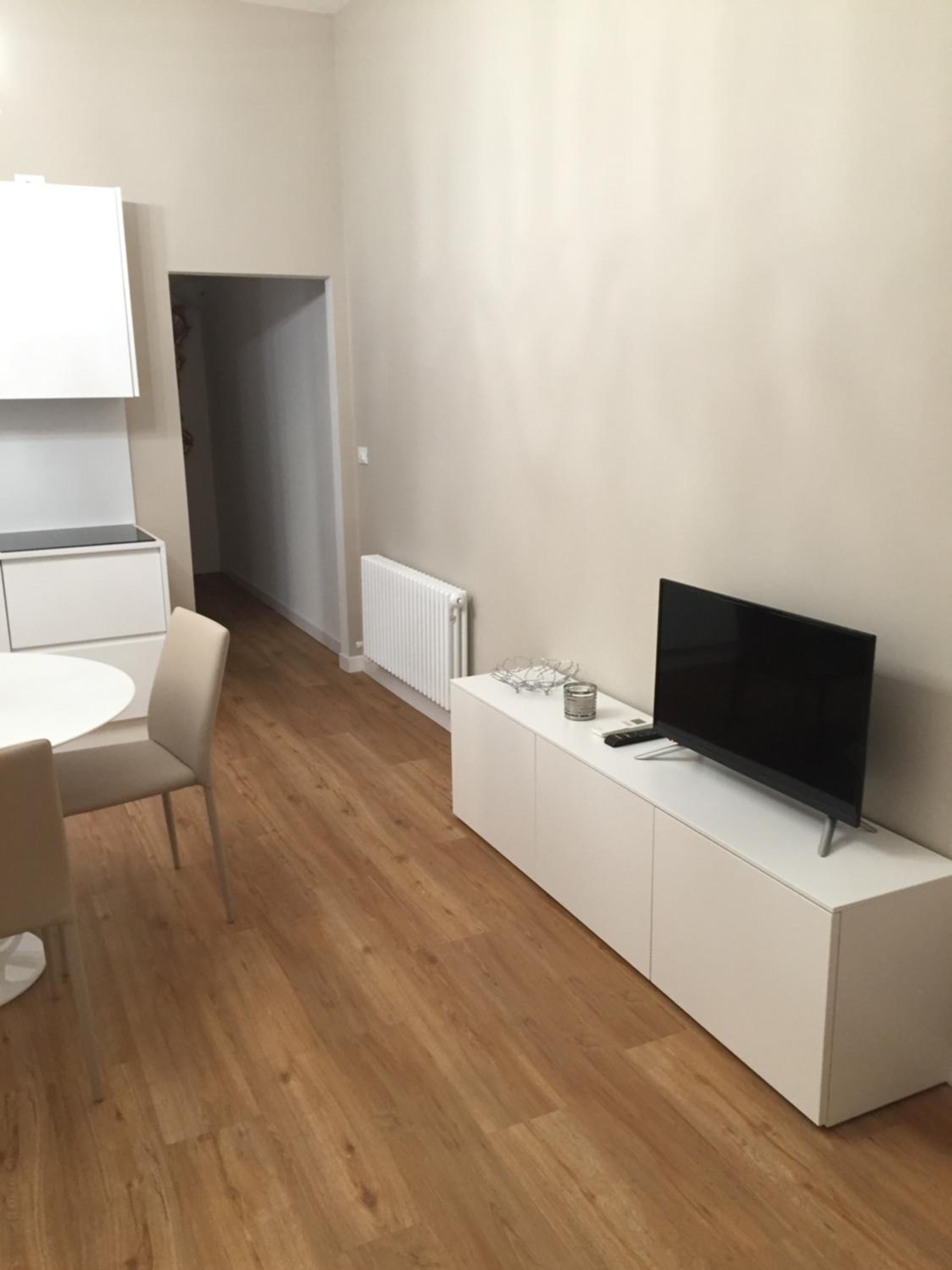 One-Bedroom Apartment photo 2
