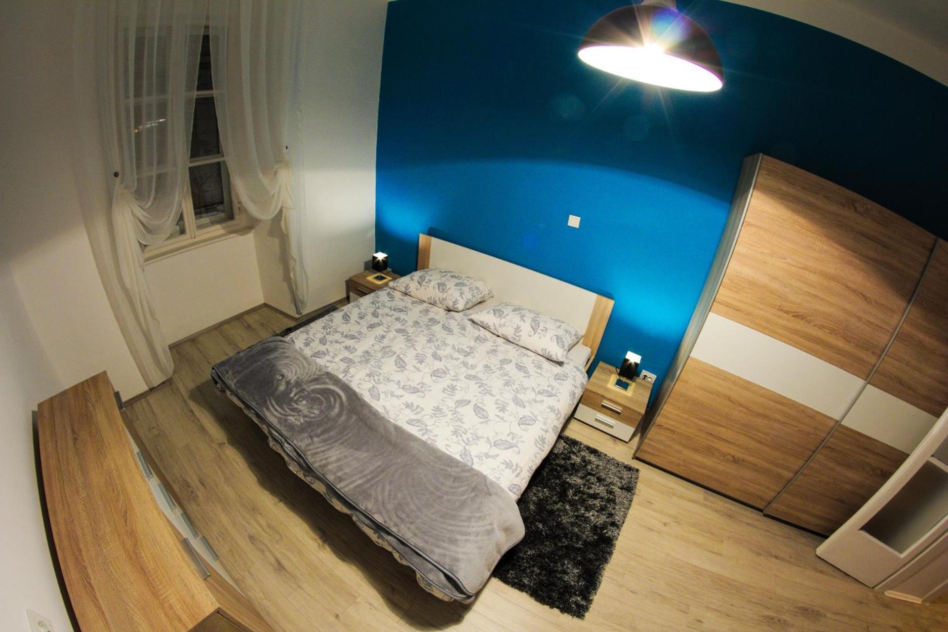 One-Bedroom Apartment - Photo 12