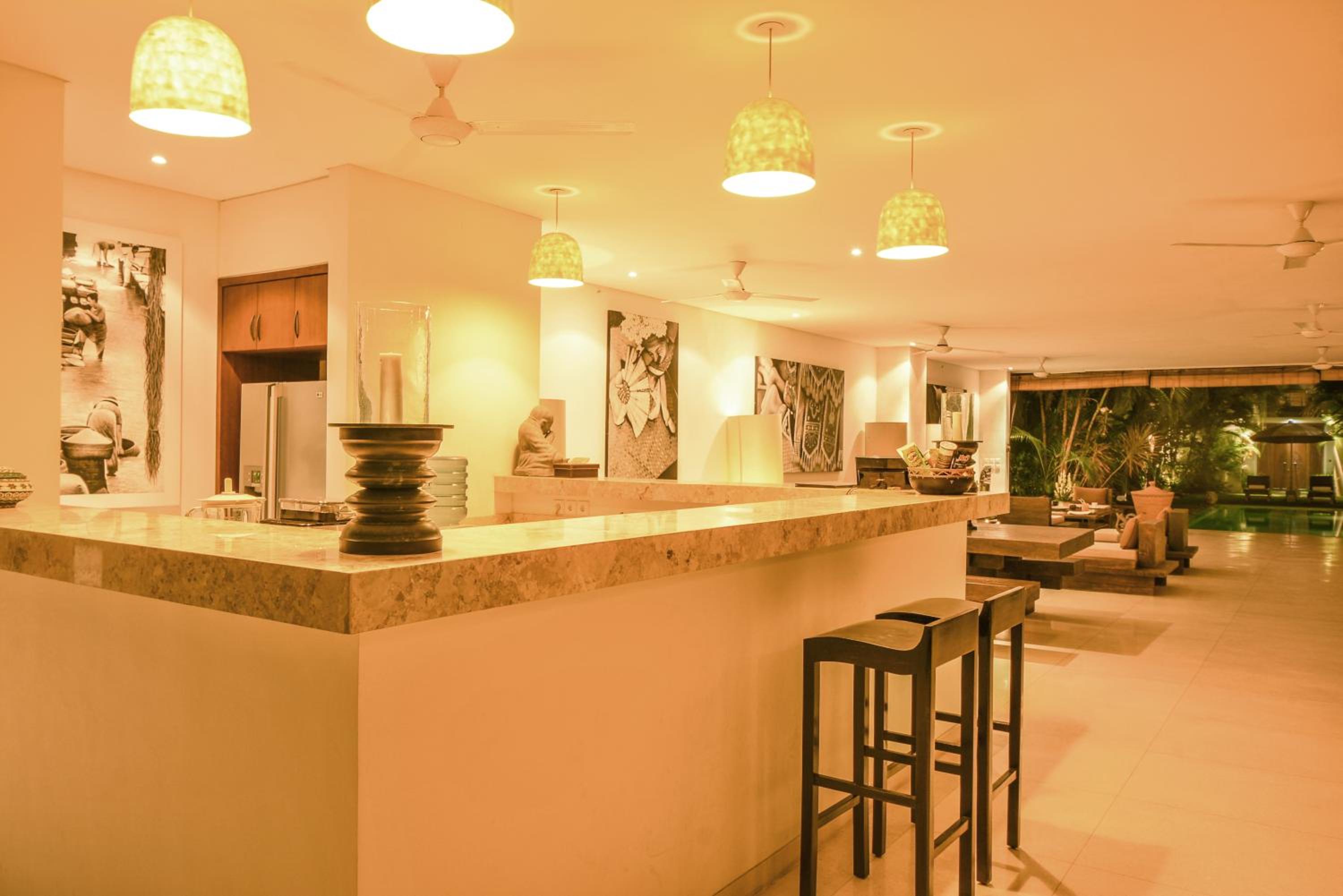 Five-Bedroom Villa with Private Pool and Fully Equipped Kitchenette - Photo 5
