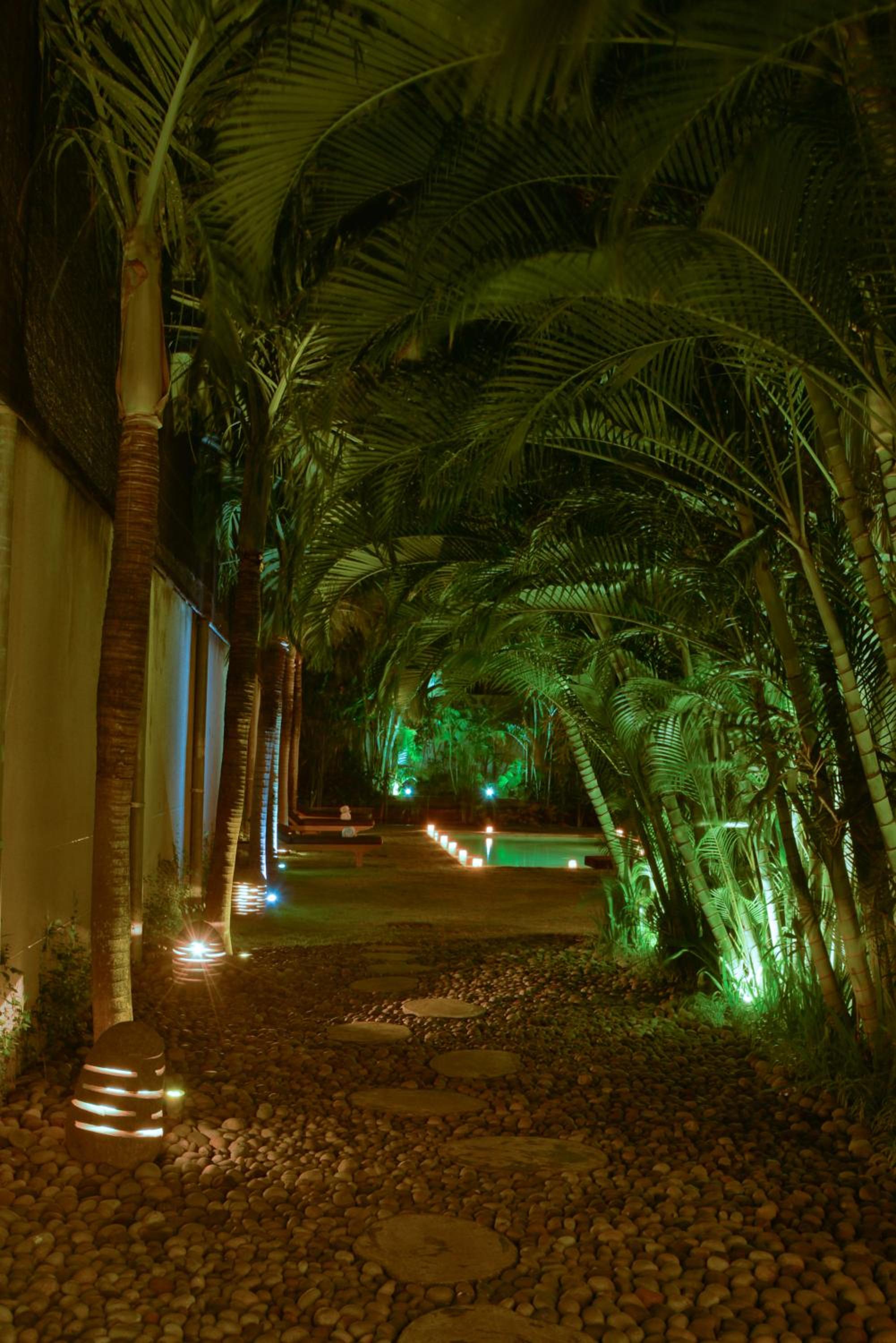 Five-Bedroom Villa with Private Pool and Fully Equipped Kitchenette - Photo 12