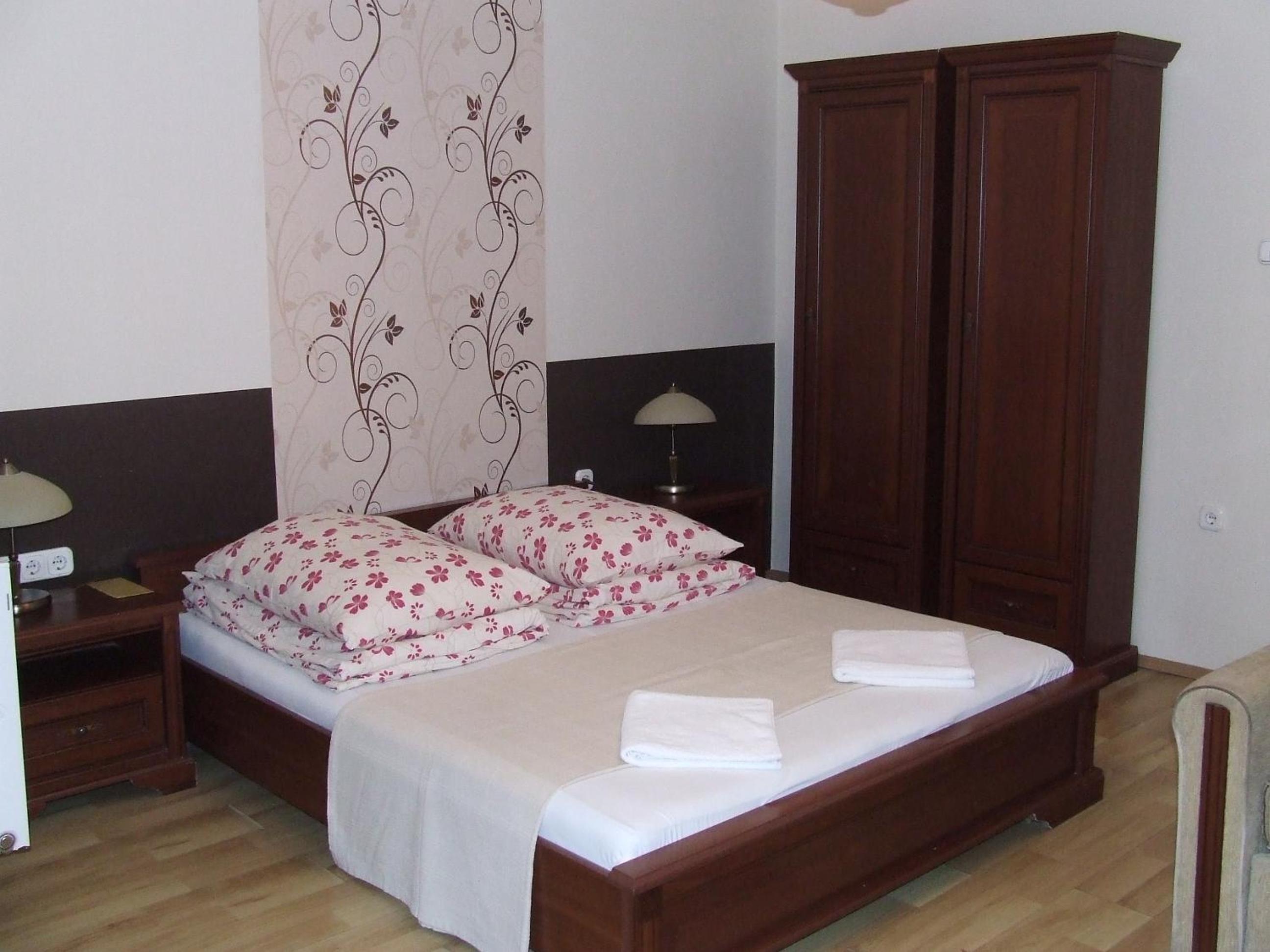 Double or Twin Room - Photo 3