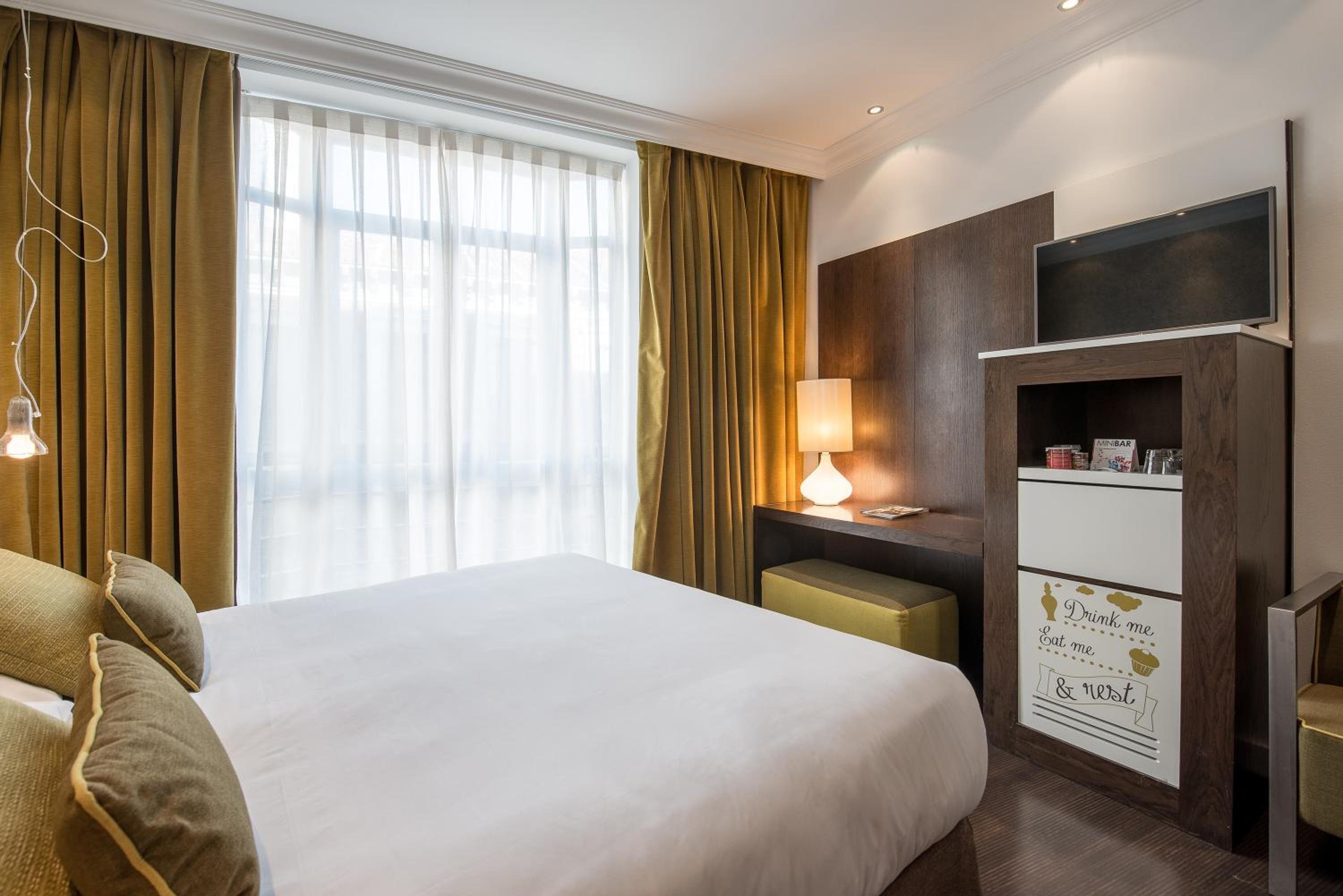 Two Connecting Double Rooms