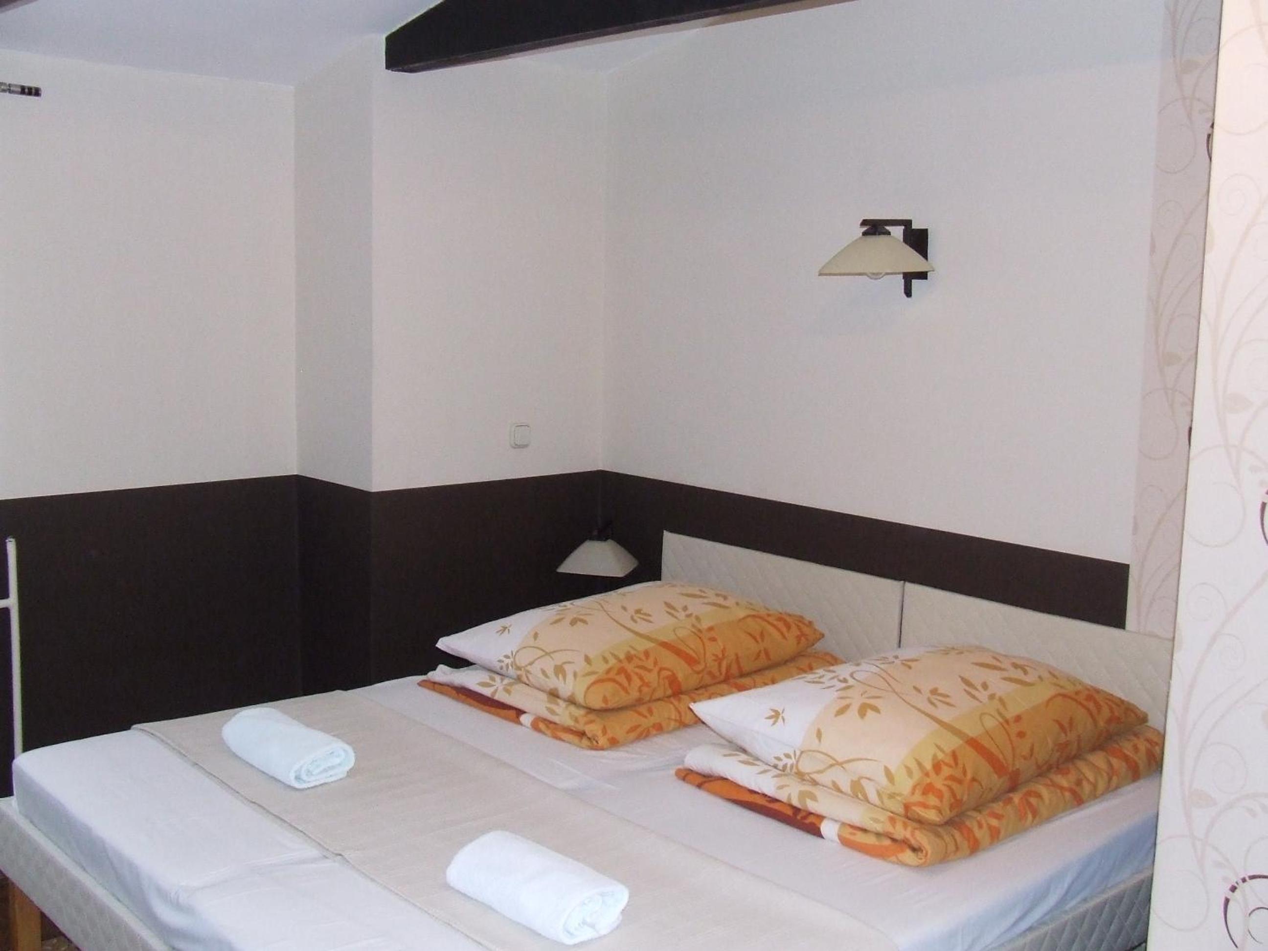 Double or Twin Room - Photo 4