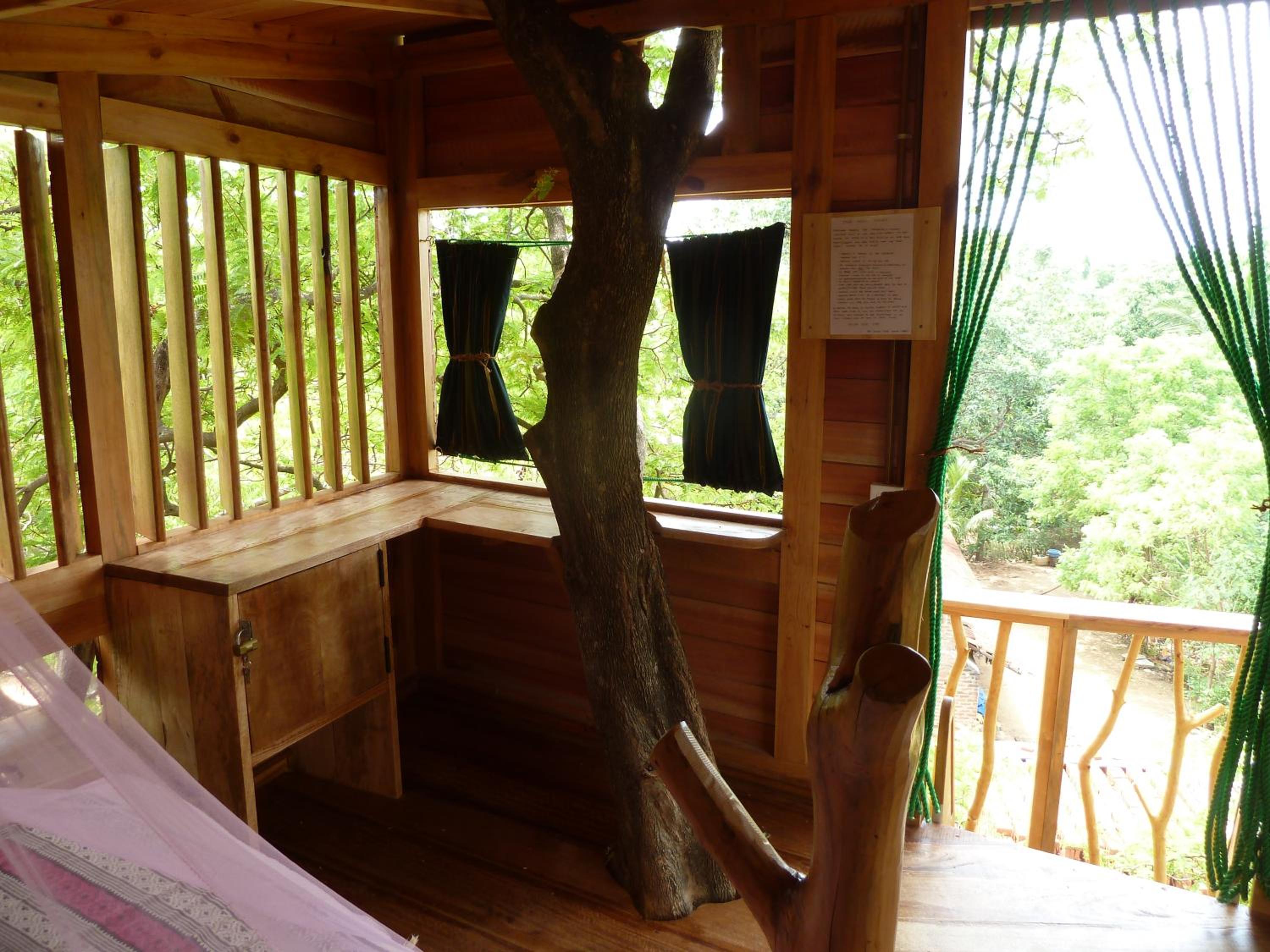 Deluxe Tree House with View  2 Adults + 1 Child) photo 2