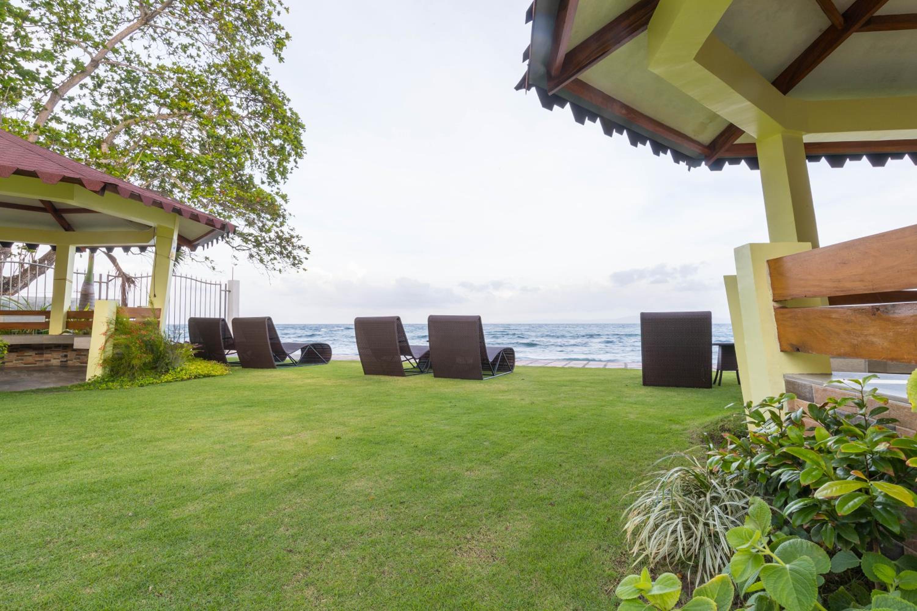 Apartment with Sea View - Photo 10