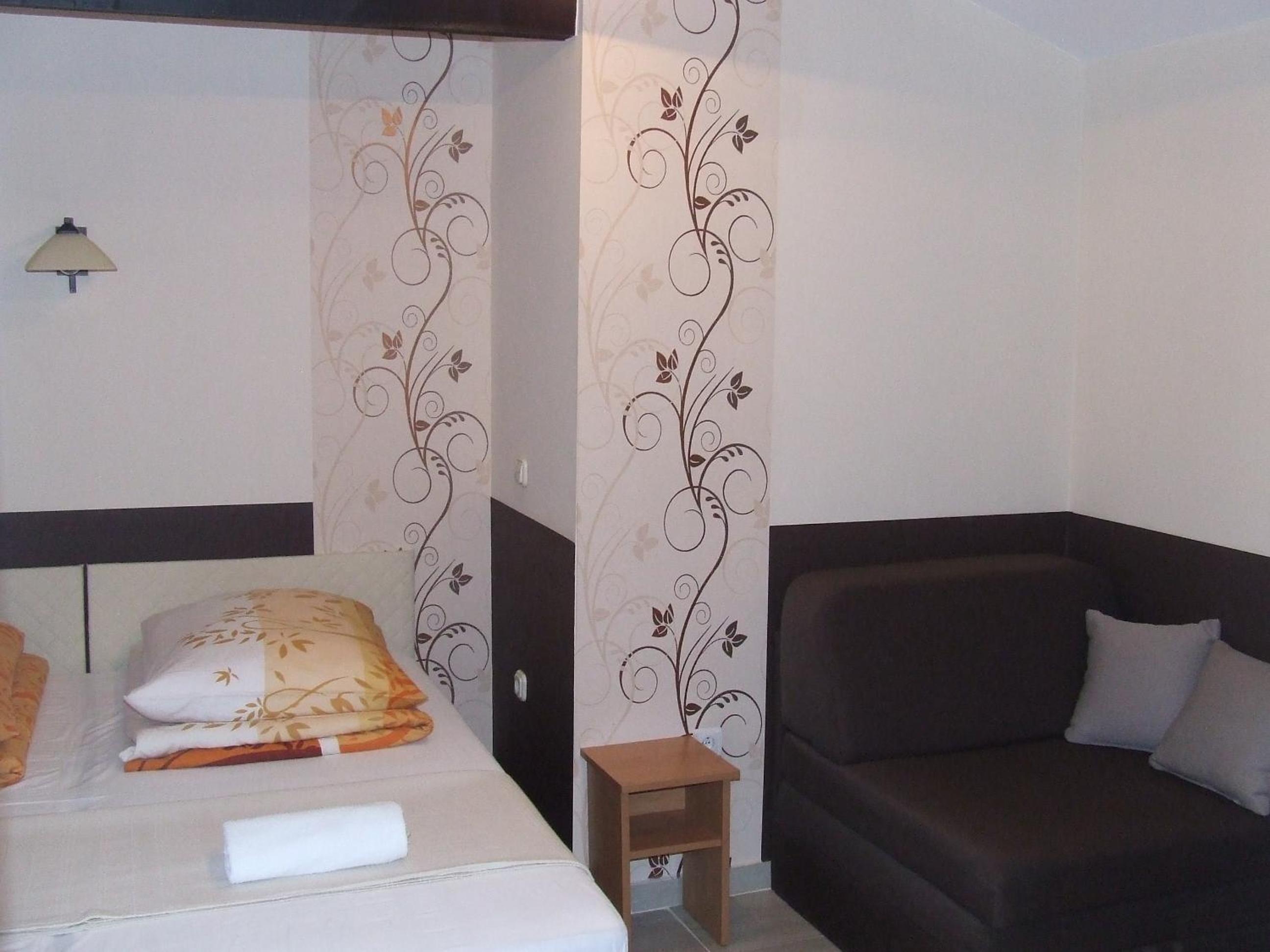 Double or Twin Room - Photo 7