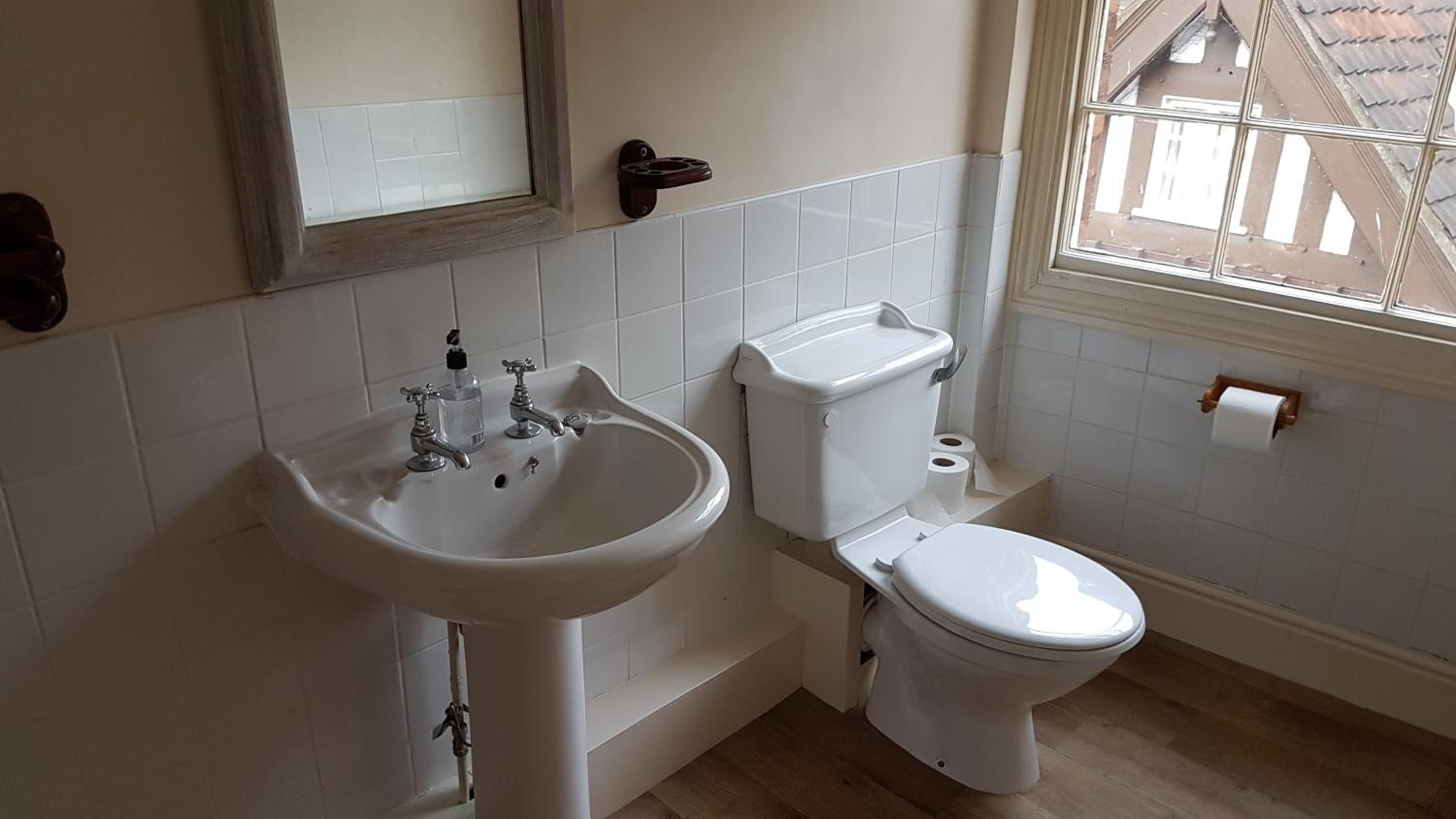 Standard  Room with Partial River View - Photo 2