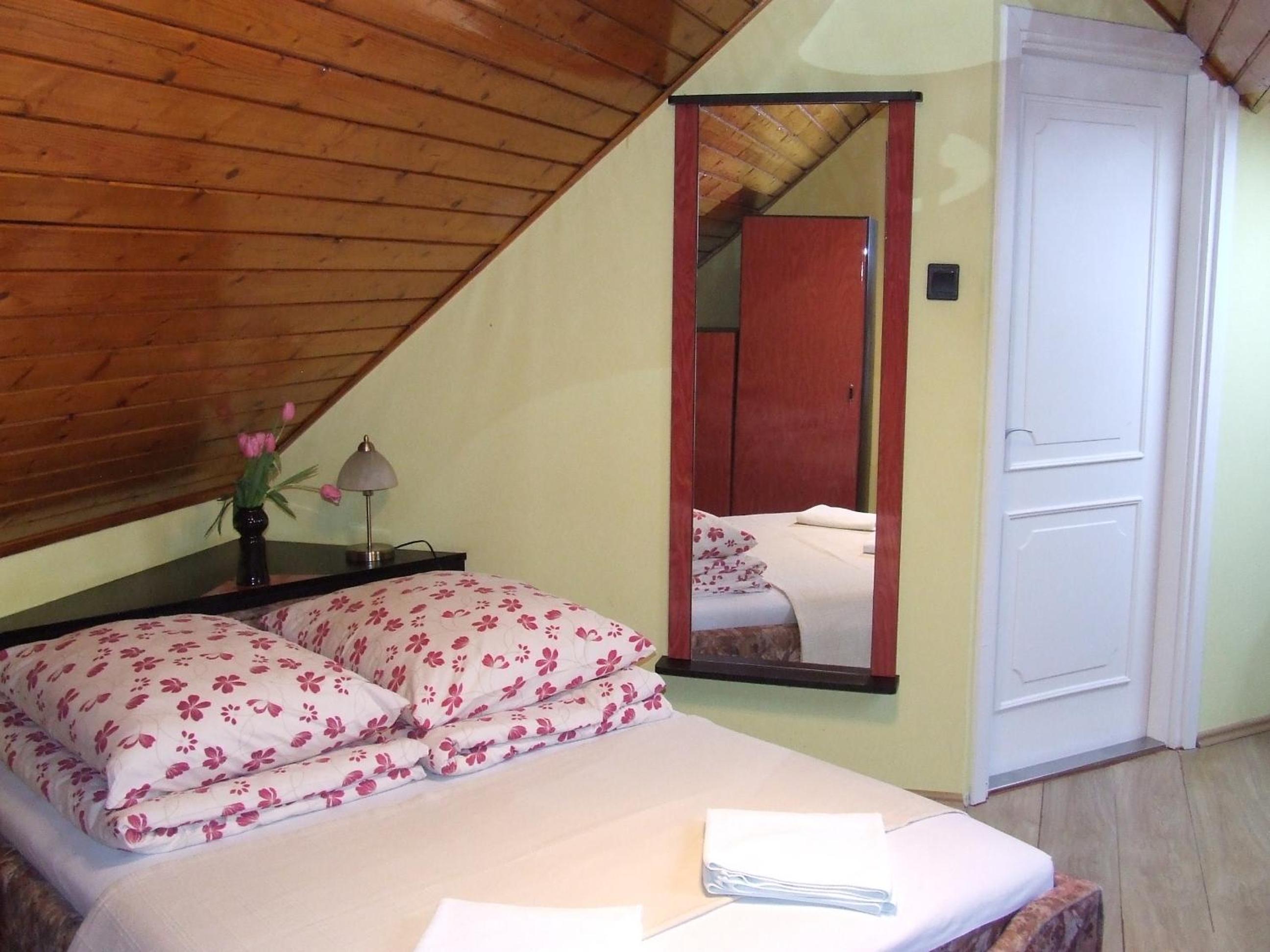 Double or Twin Room - Photo 11
