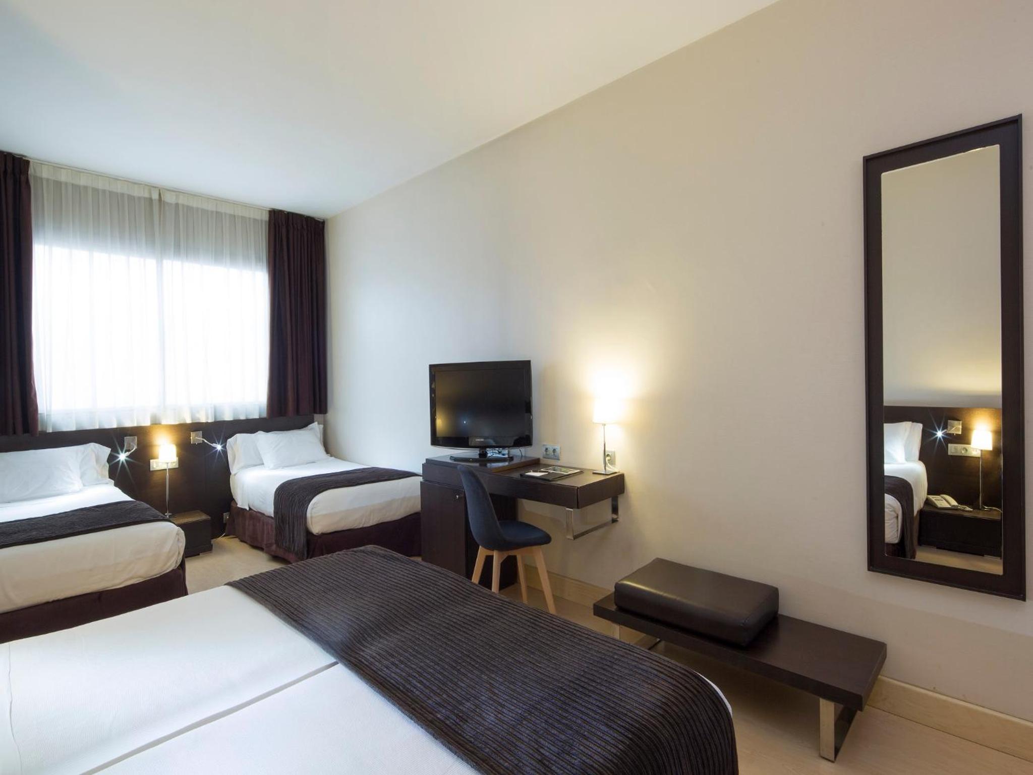 Double Room with Lounge - Photo 2