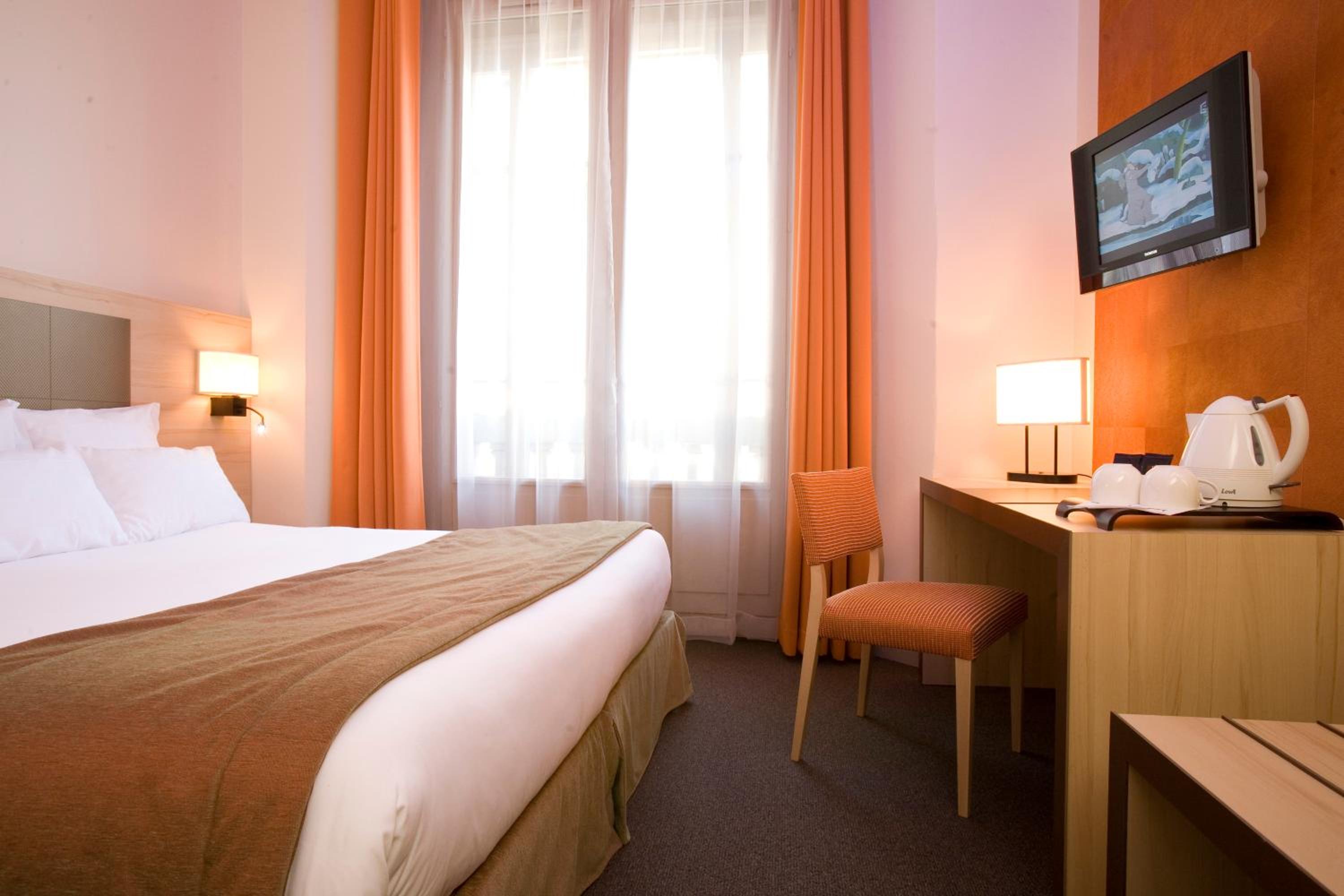 Classic Double Room - Photo 11
