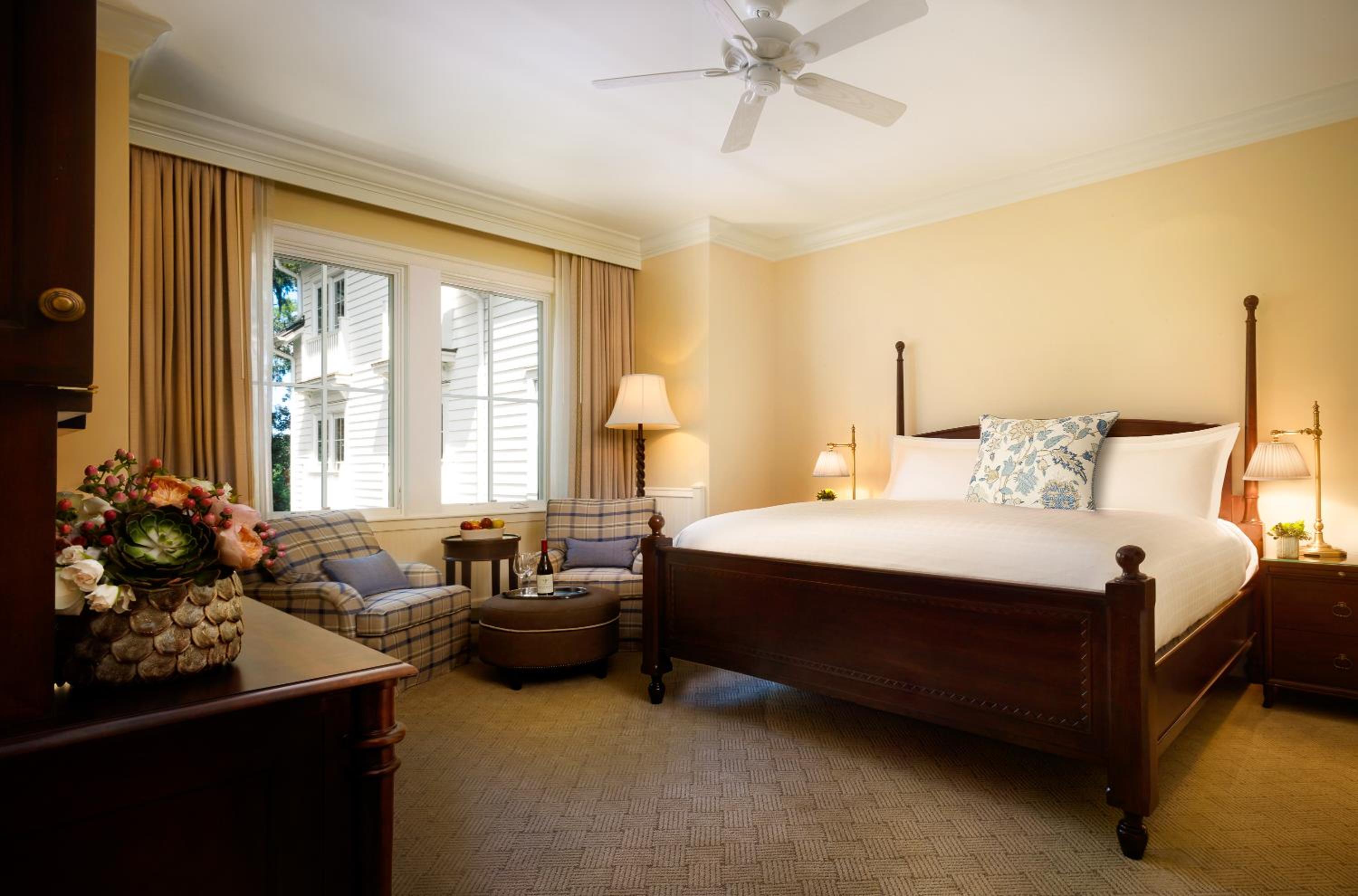 Forest View King Room